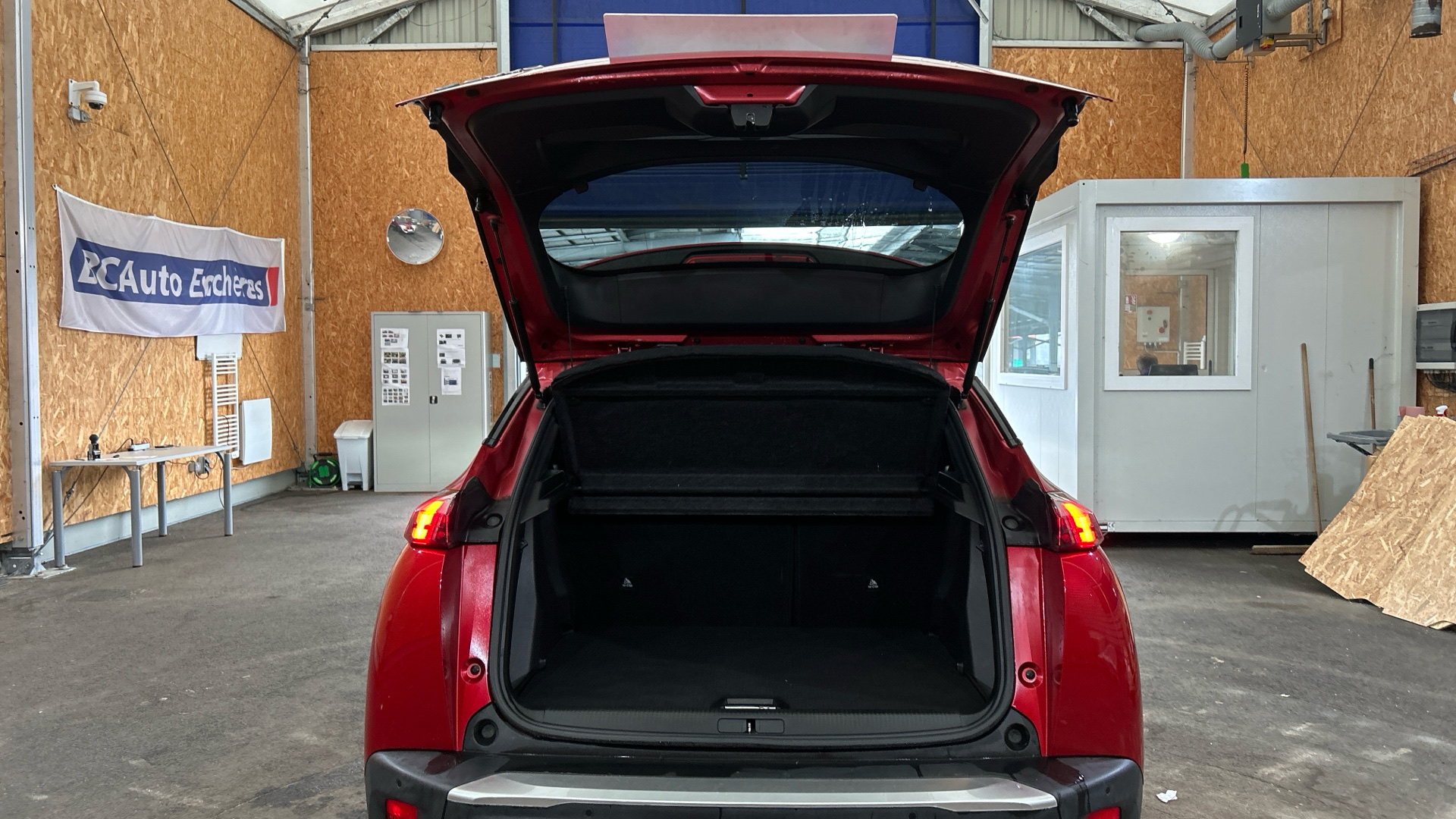 Peugeot E-2008 Allure Pack