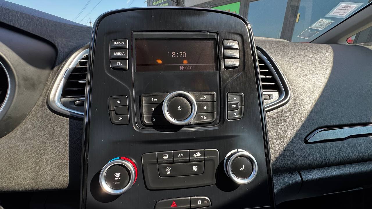 Renault GRAND Scenic Life