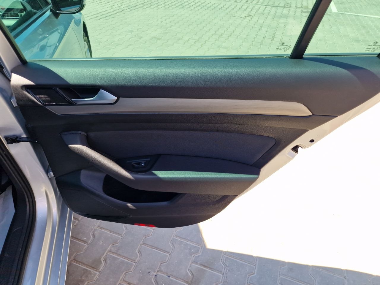 Volkswagen Passat Business+