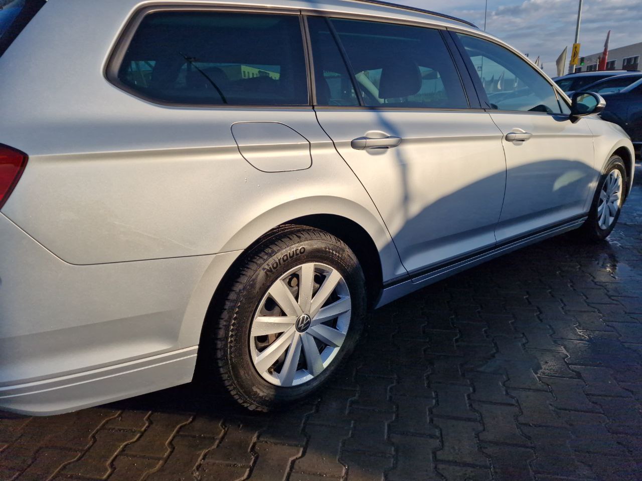 Volkswagen Passat Business+