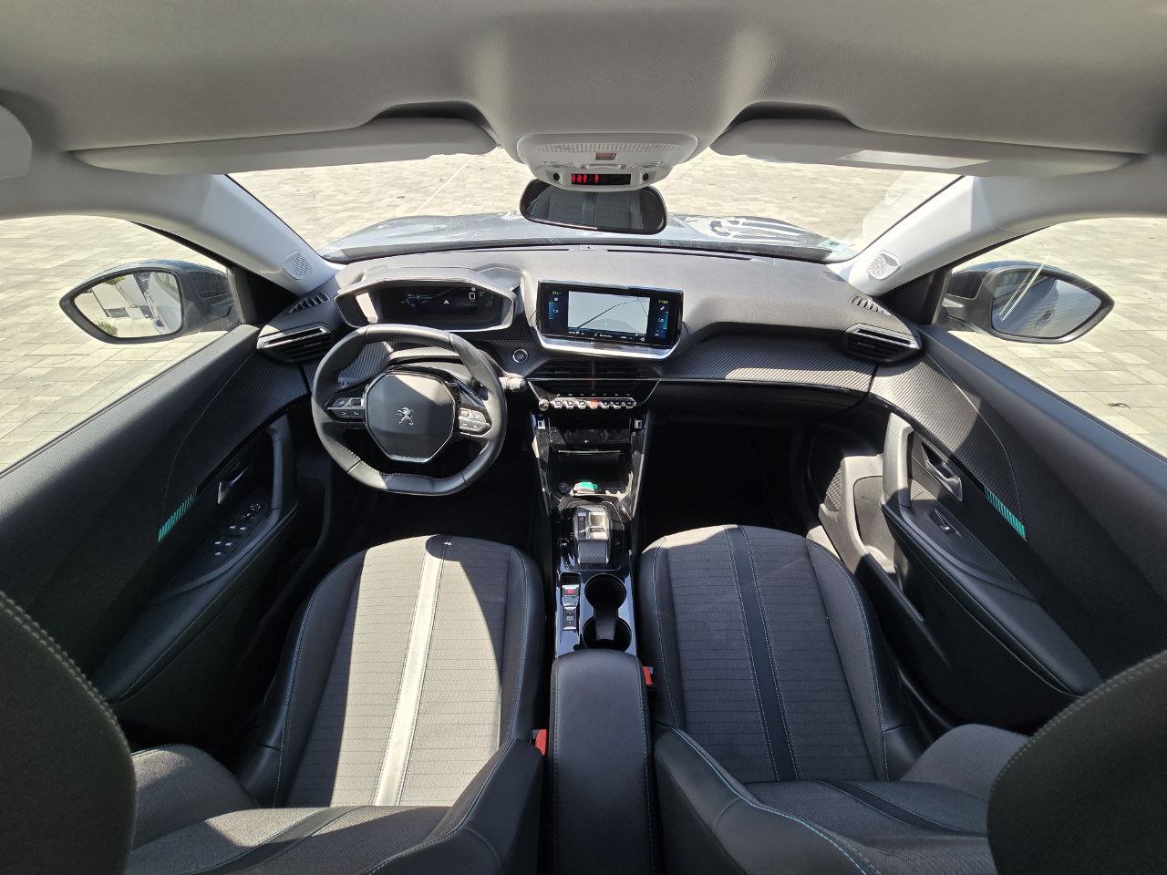 Peugeot E-2008