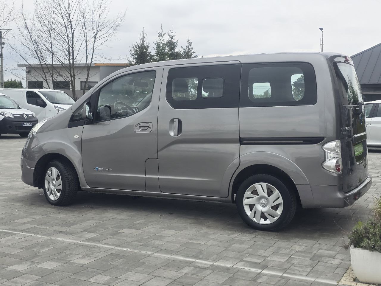 Nissan E-NV200
