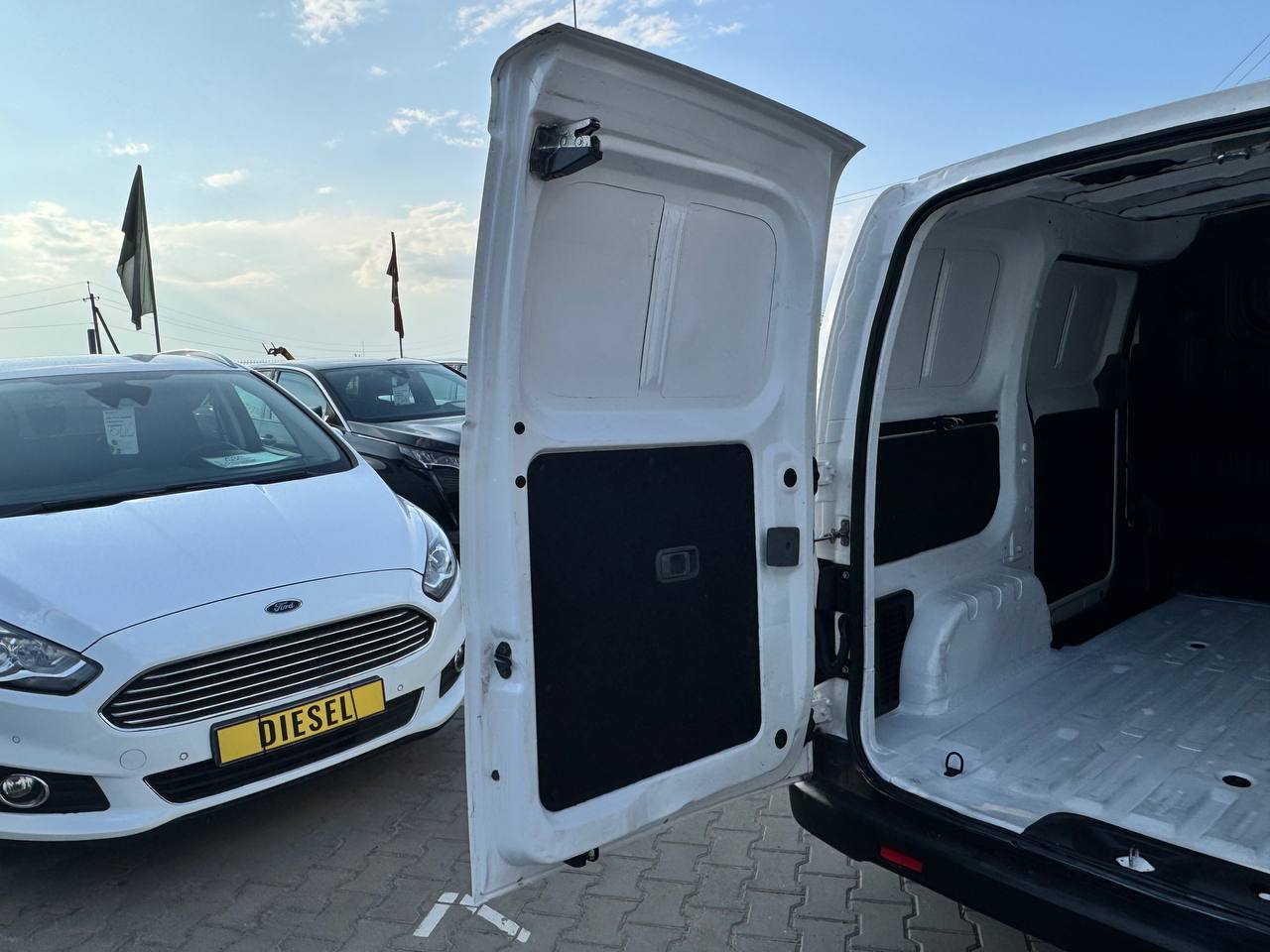 Nissan E-NV200