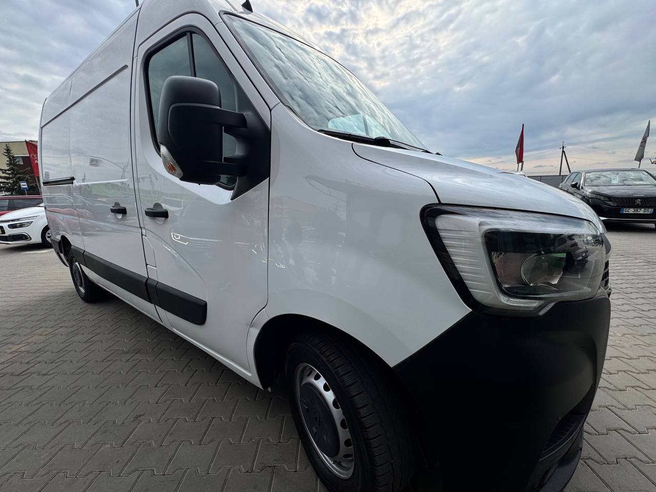 Renault Master FGN TRAC L2H2