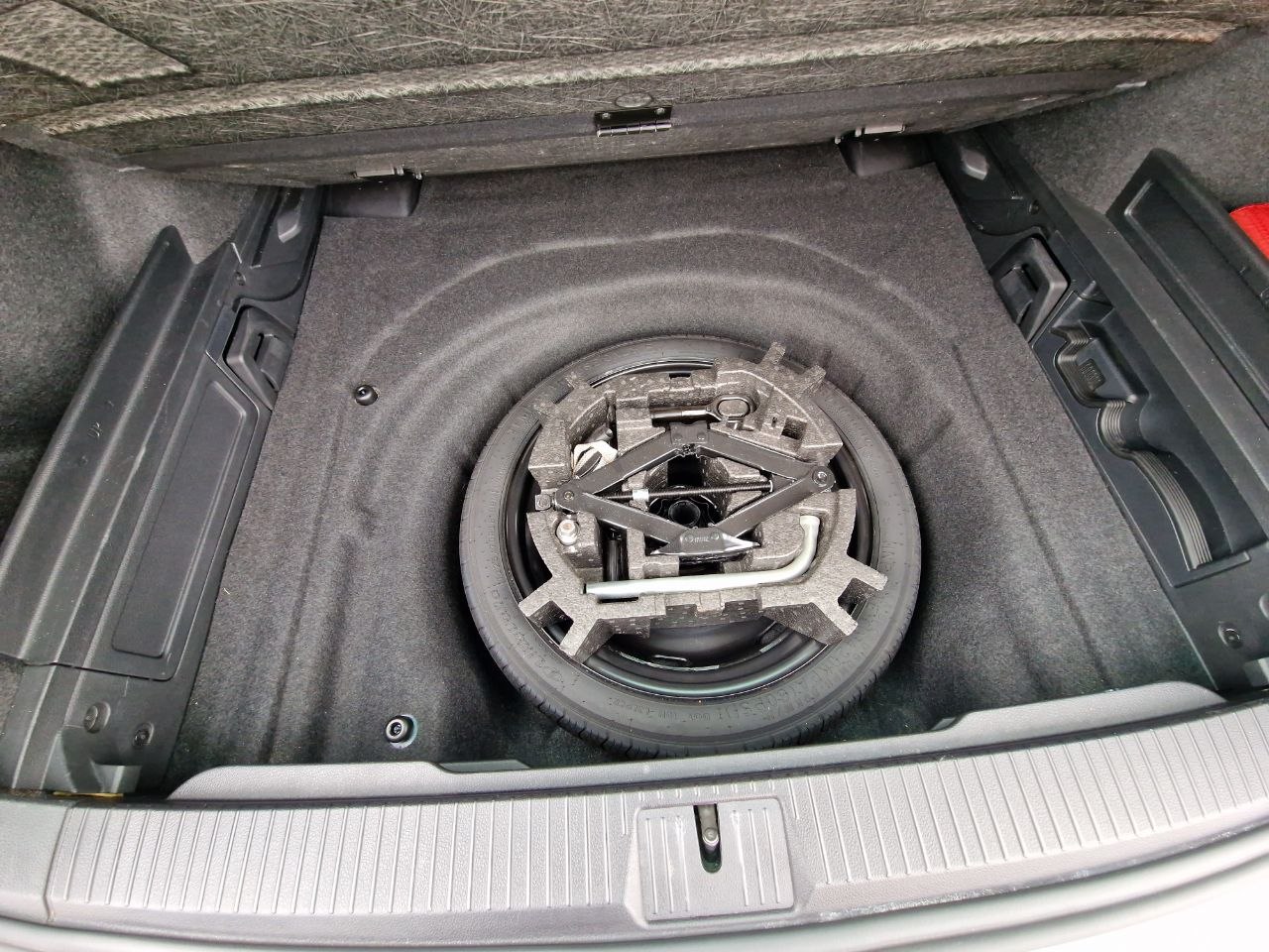 Volkswagen Passat LOUNGE