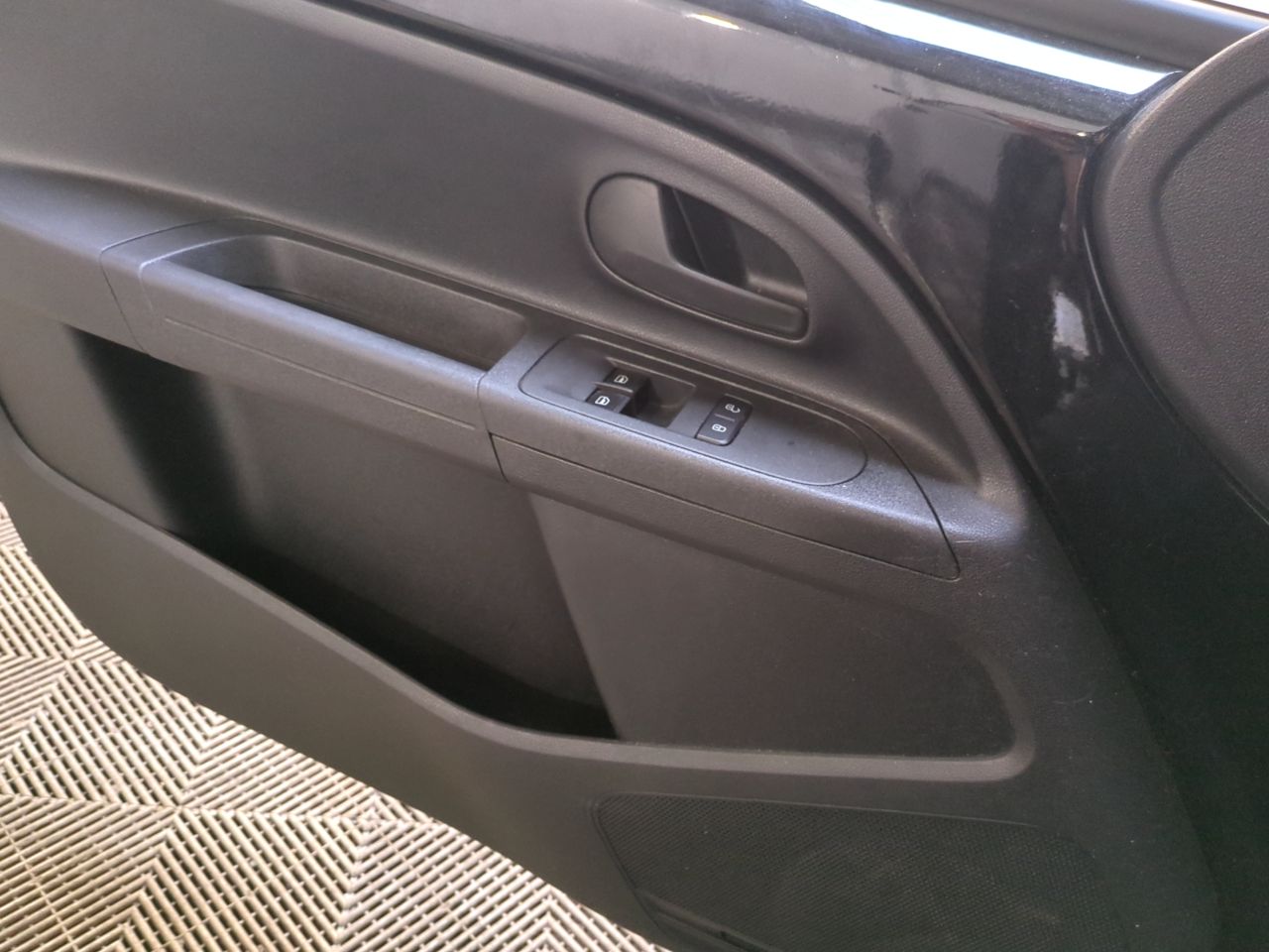 Volkswagen E-UP