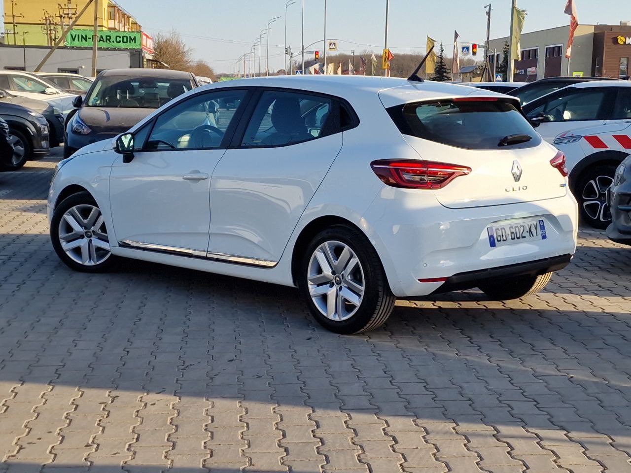 Renault Clio HYBRID Business