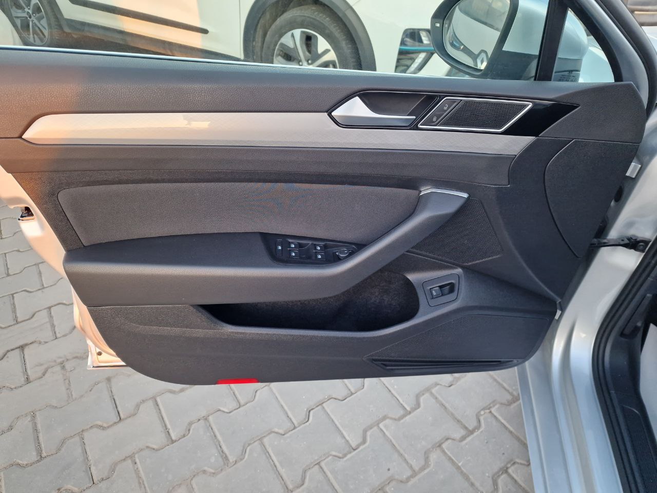 Volkswagen Passat Business+