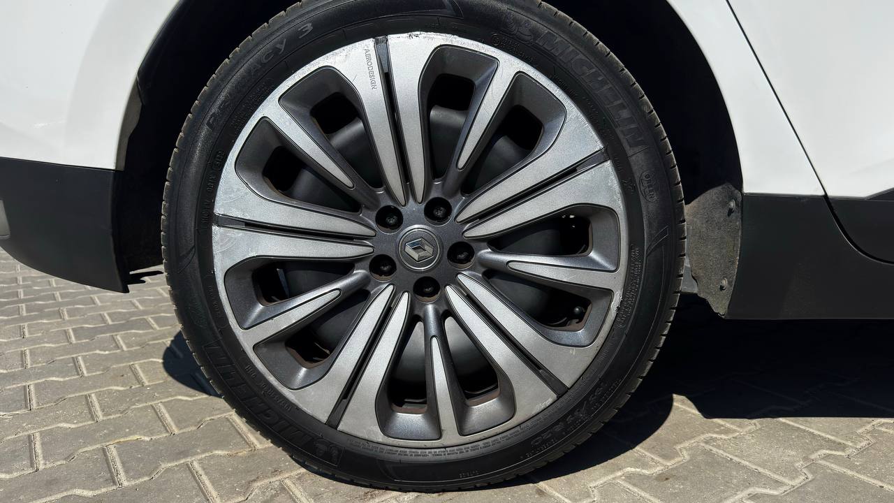 Renault GRAND Scenic Life