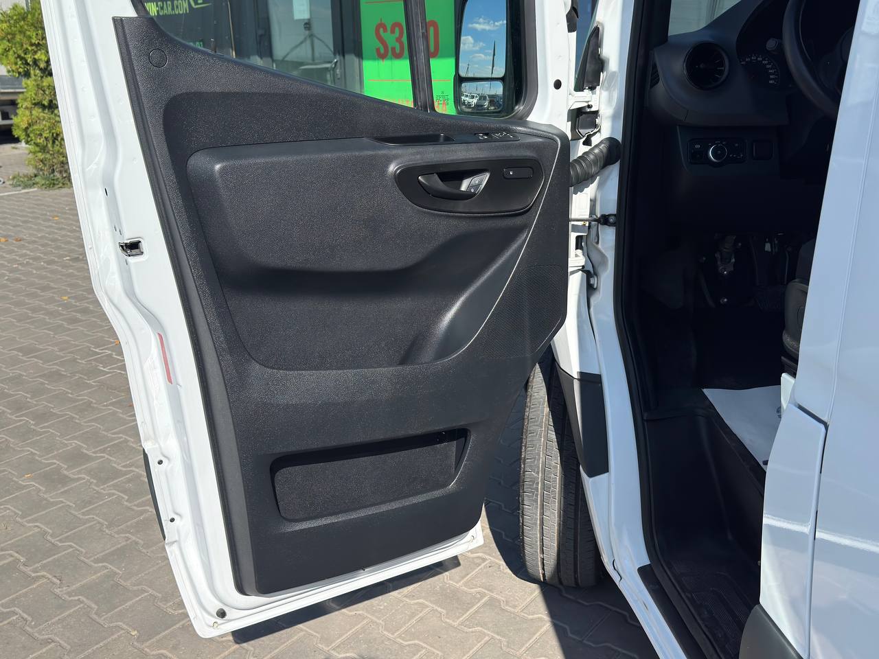 Mercedes-Benz E-Sprinter FWD