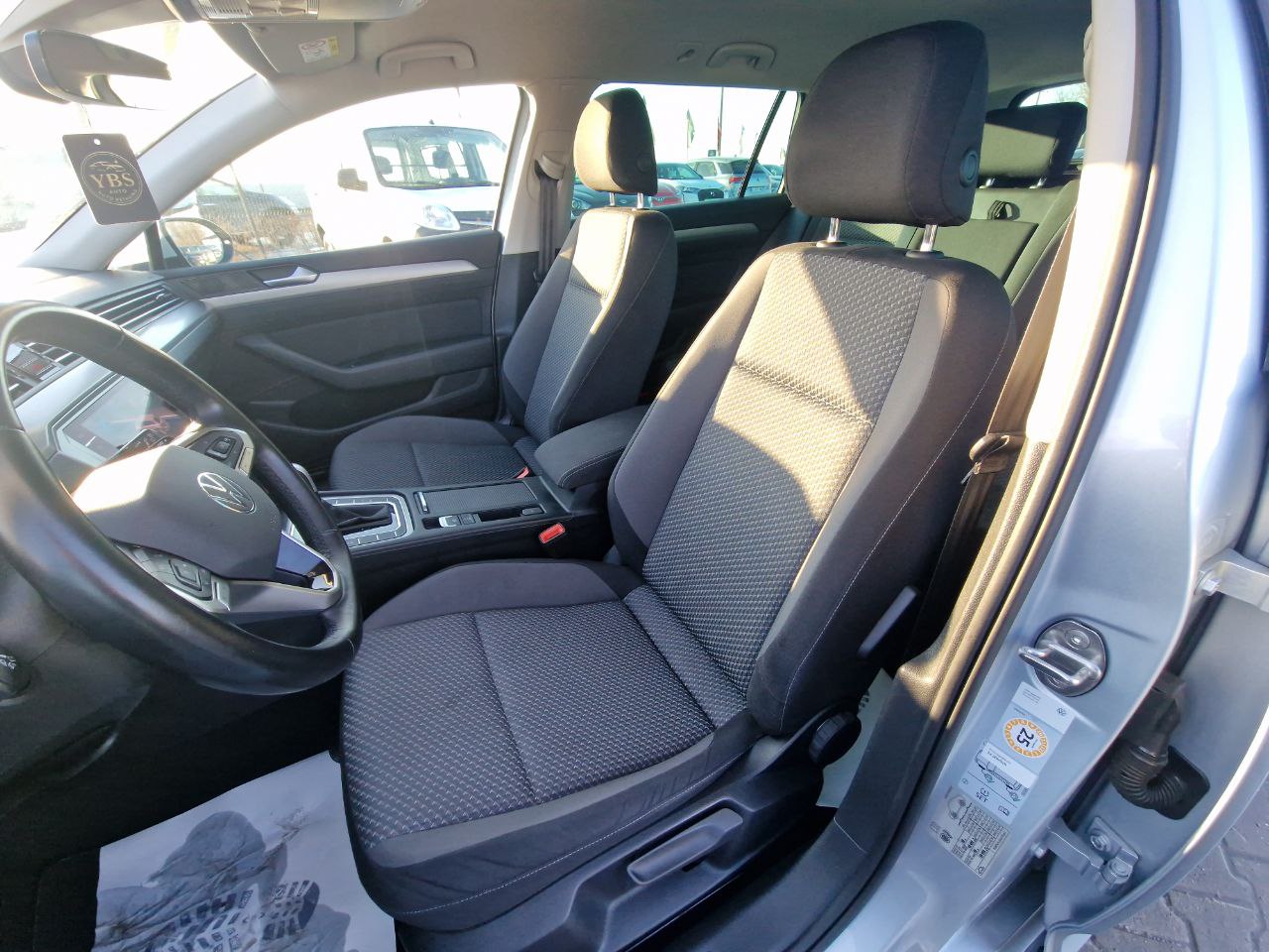 Volkswagen Passat Business+