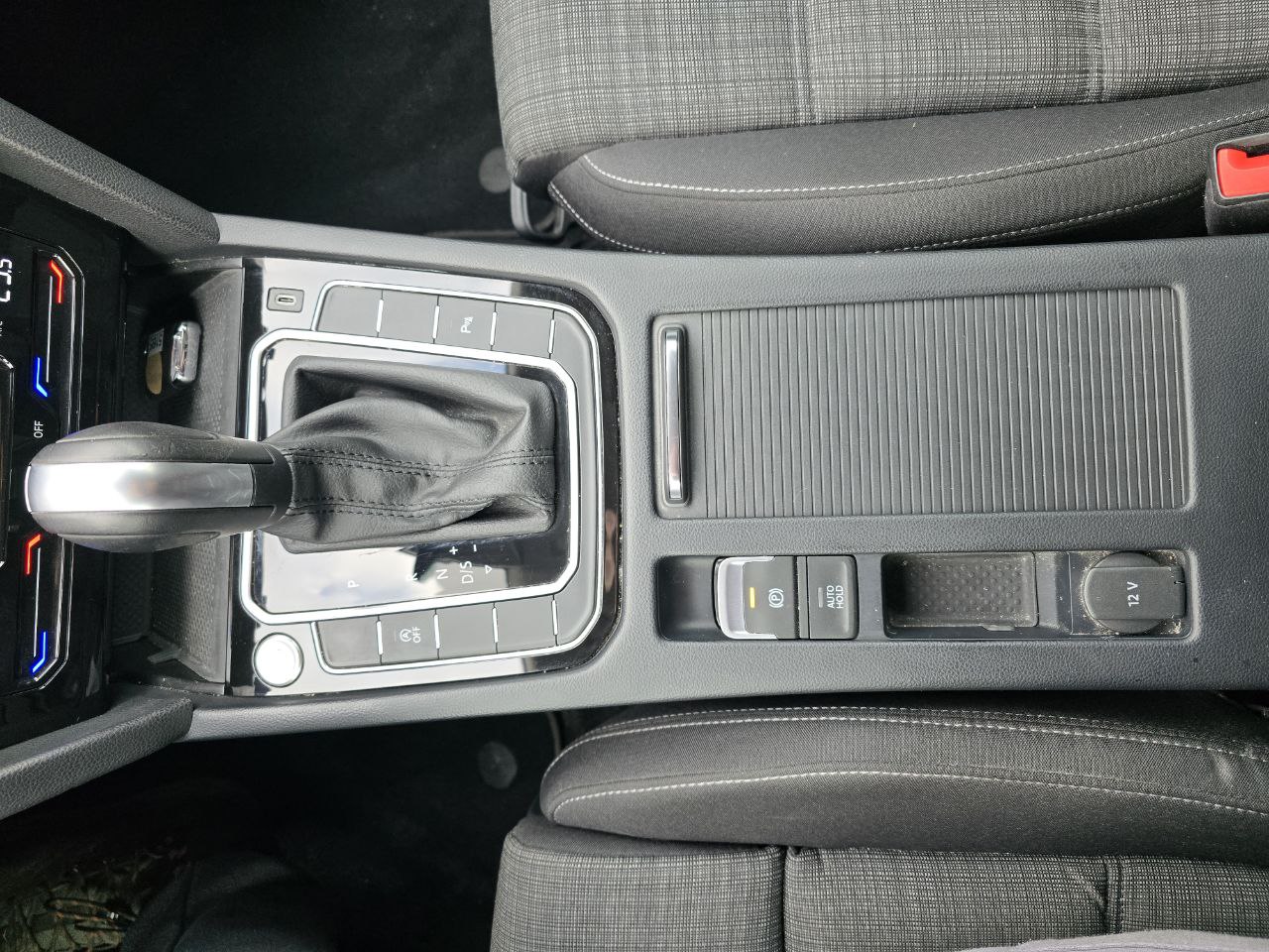 Volkswagen Passat Business+