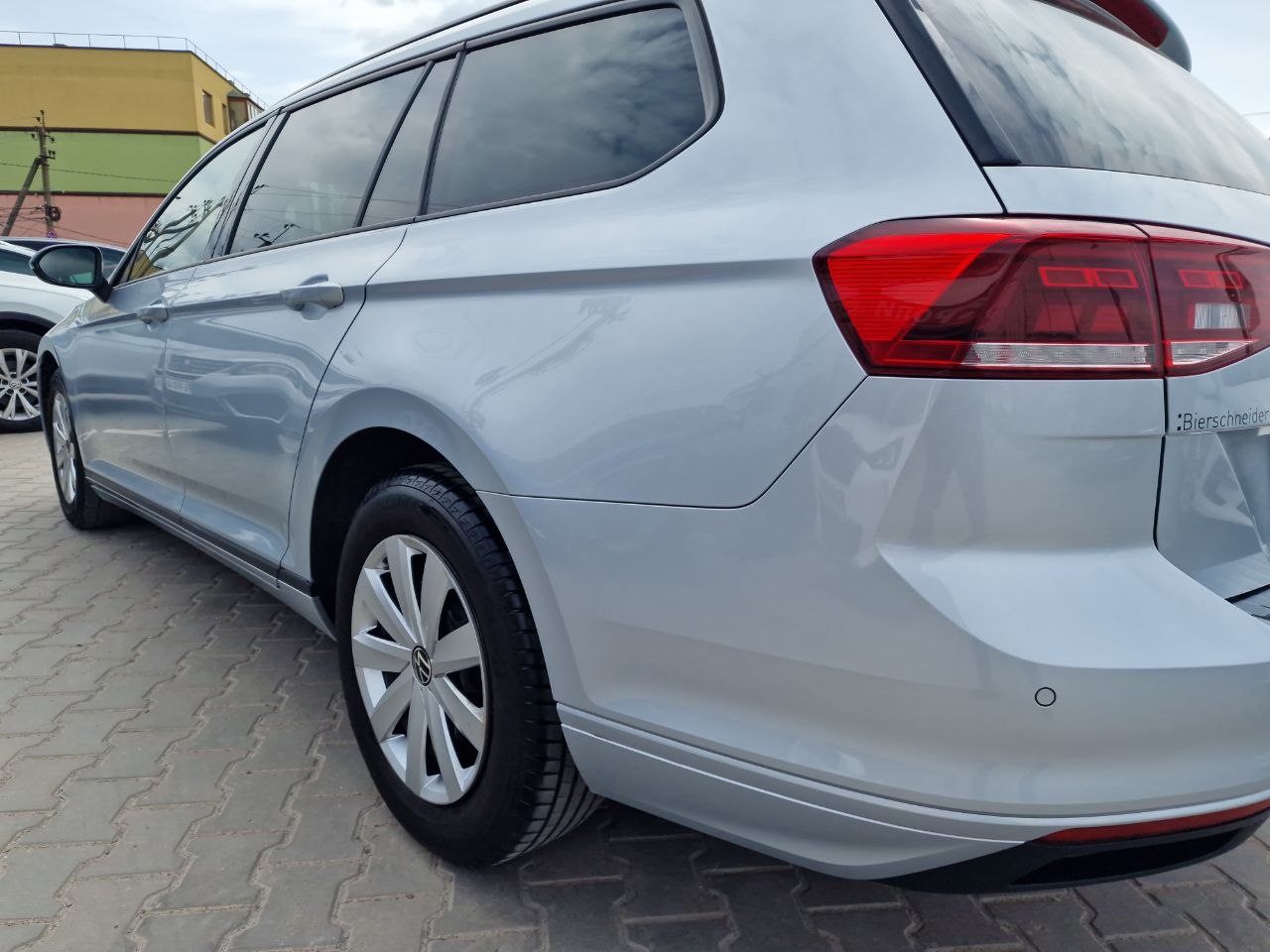 Volkswagen Passat Business+