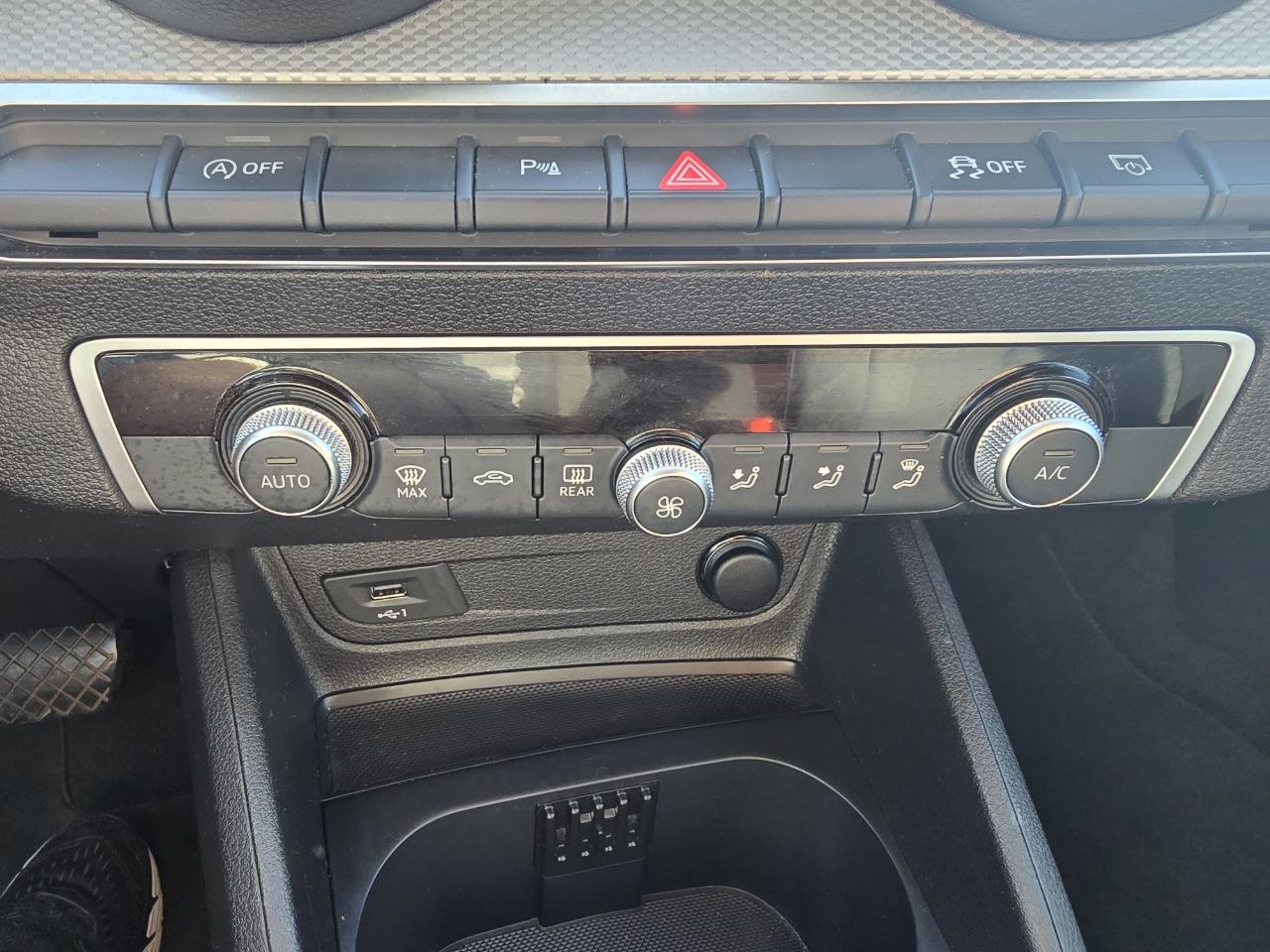 Audi Q2 Business