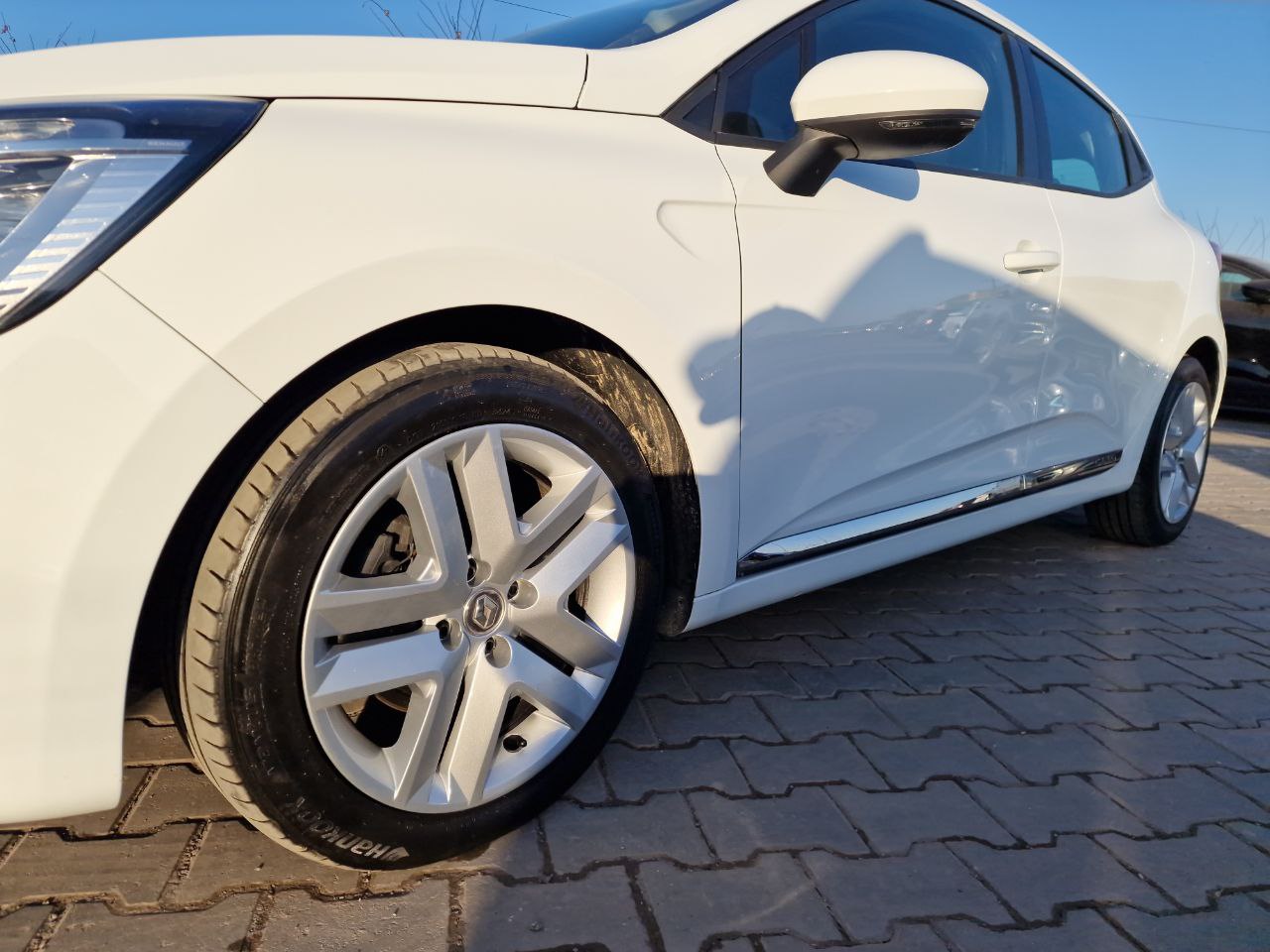 Renault Clio HYBRID Business