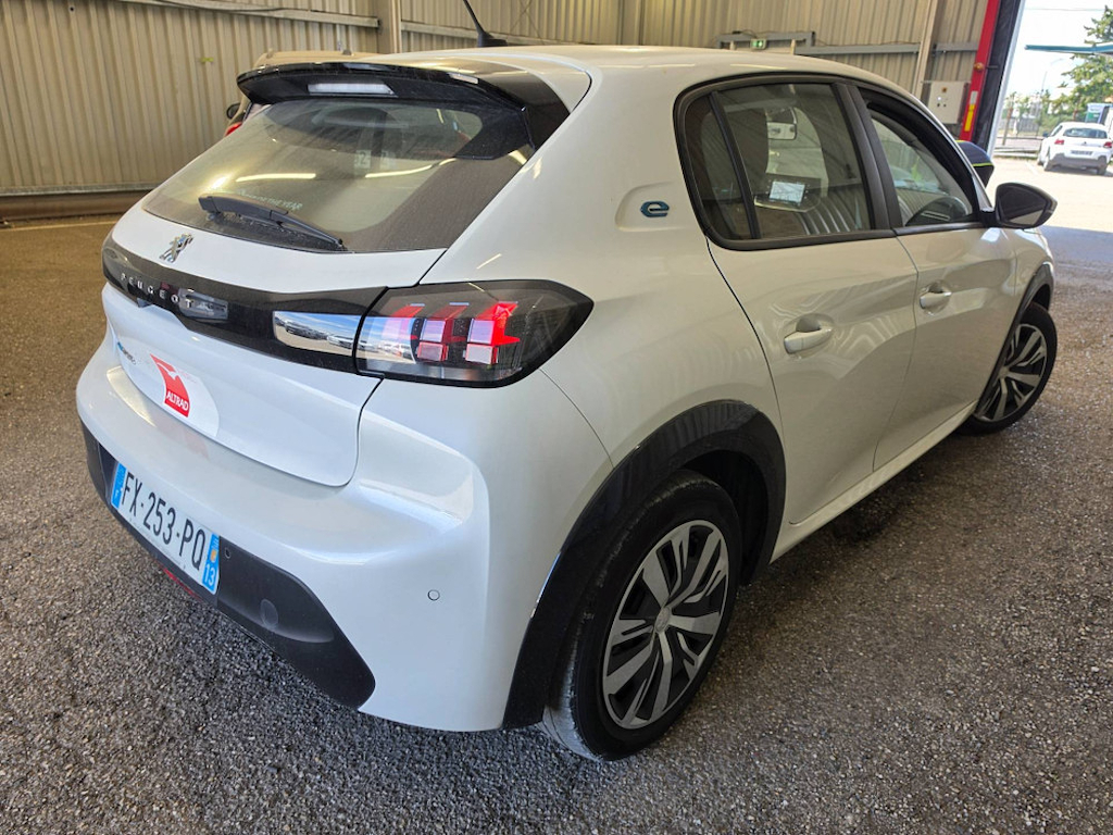 Peugeot E-208 Business