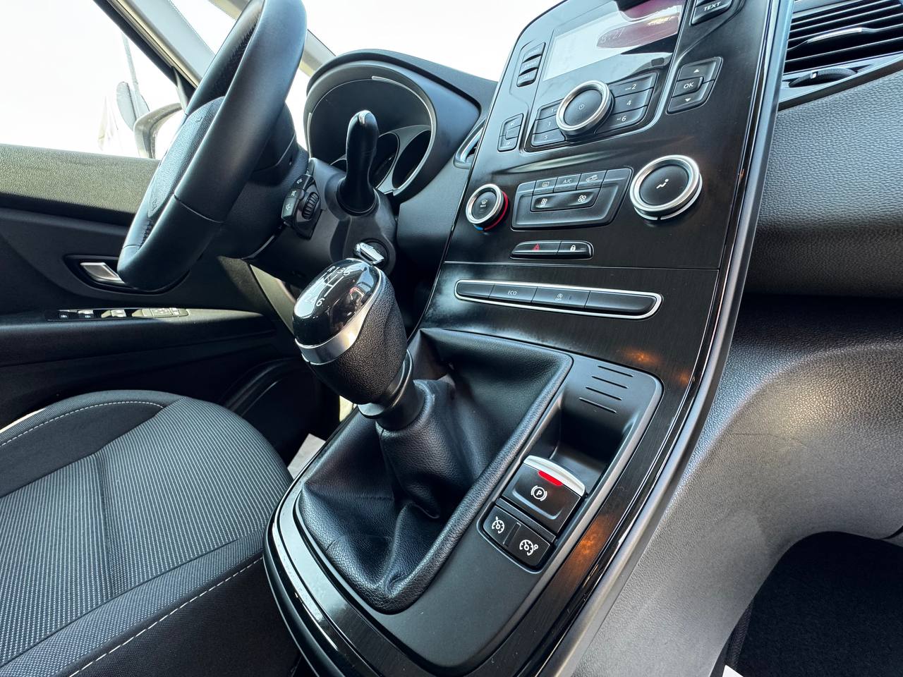 Renault GRAND Scenic Life