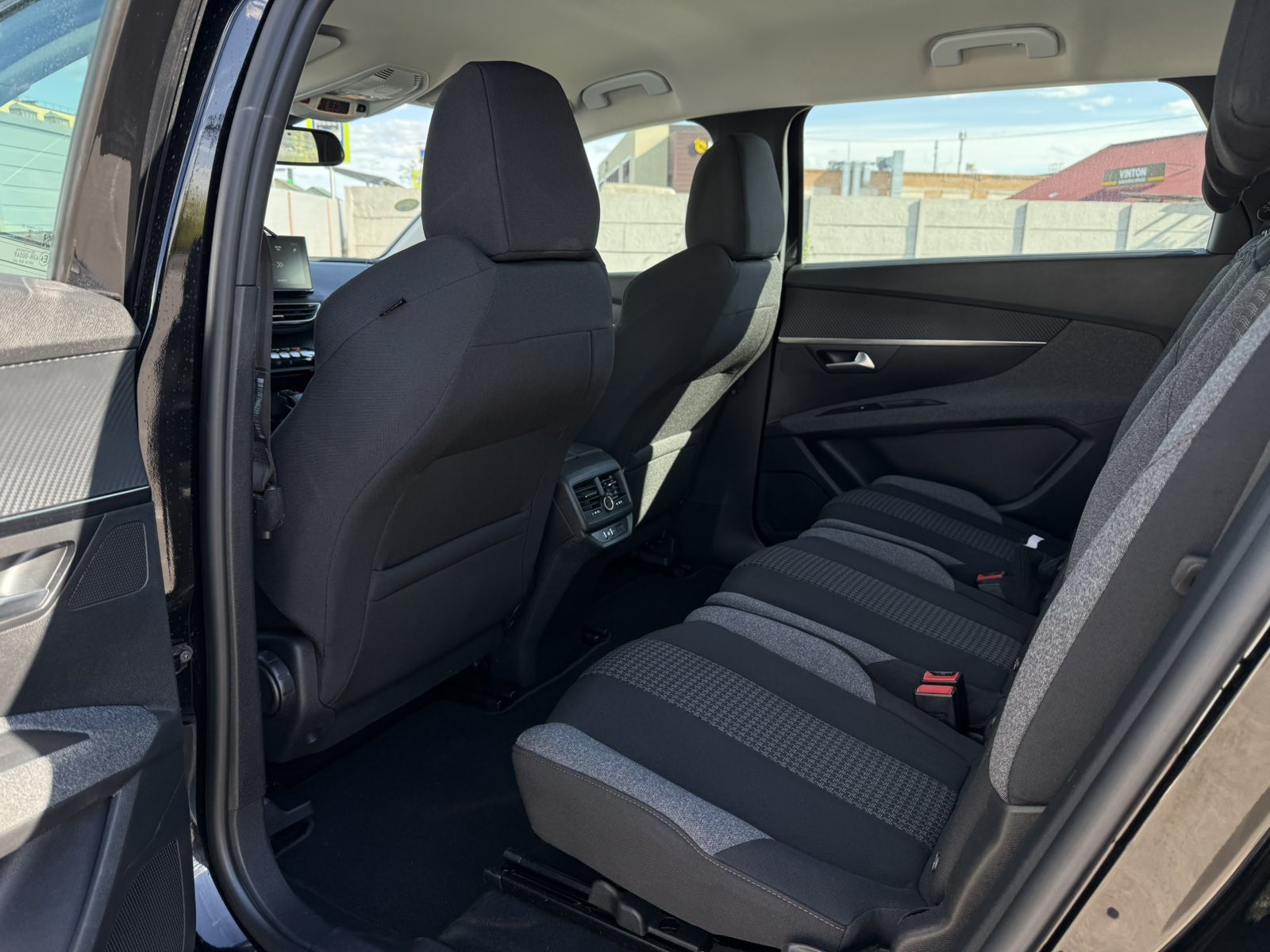 PEUGEOT 5008 Business