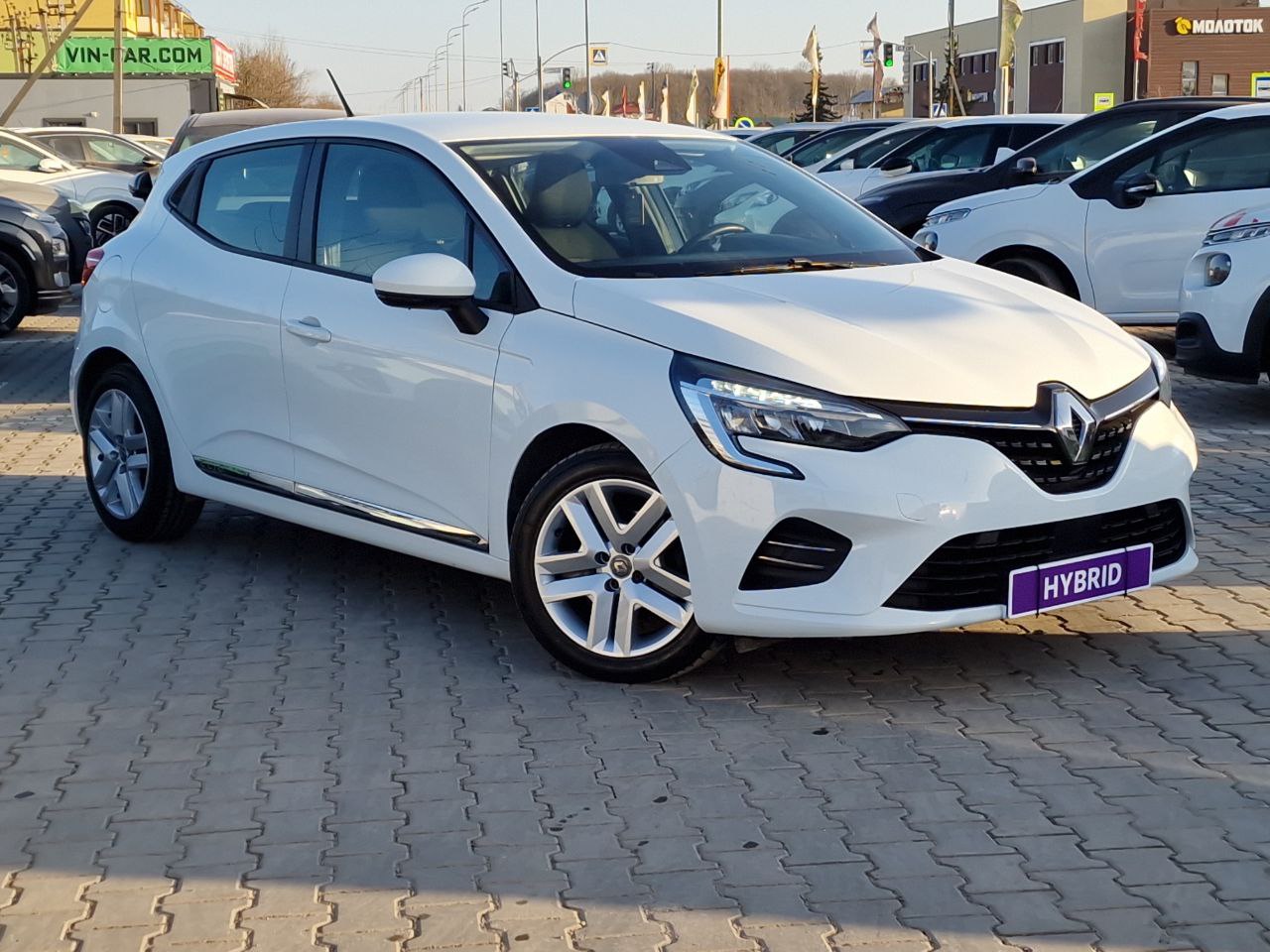 Renault Clio HYBRID Business