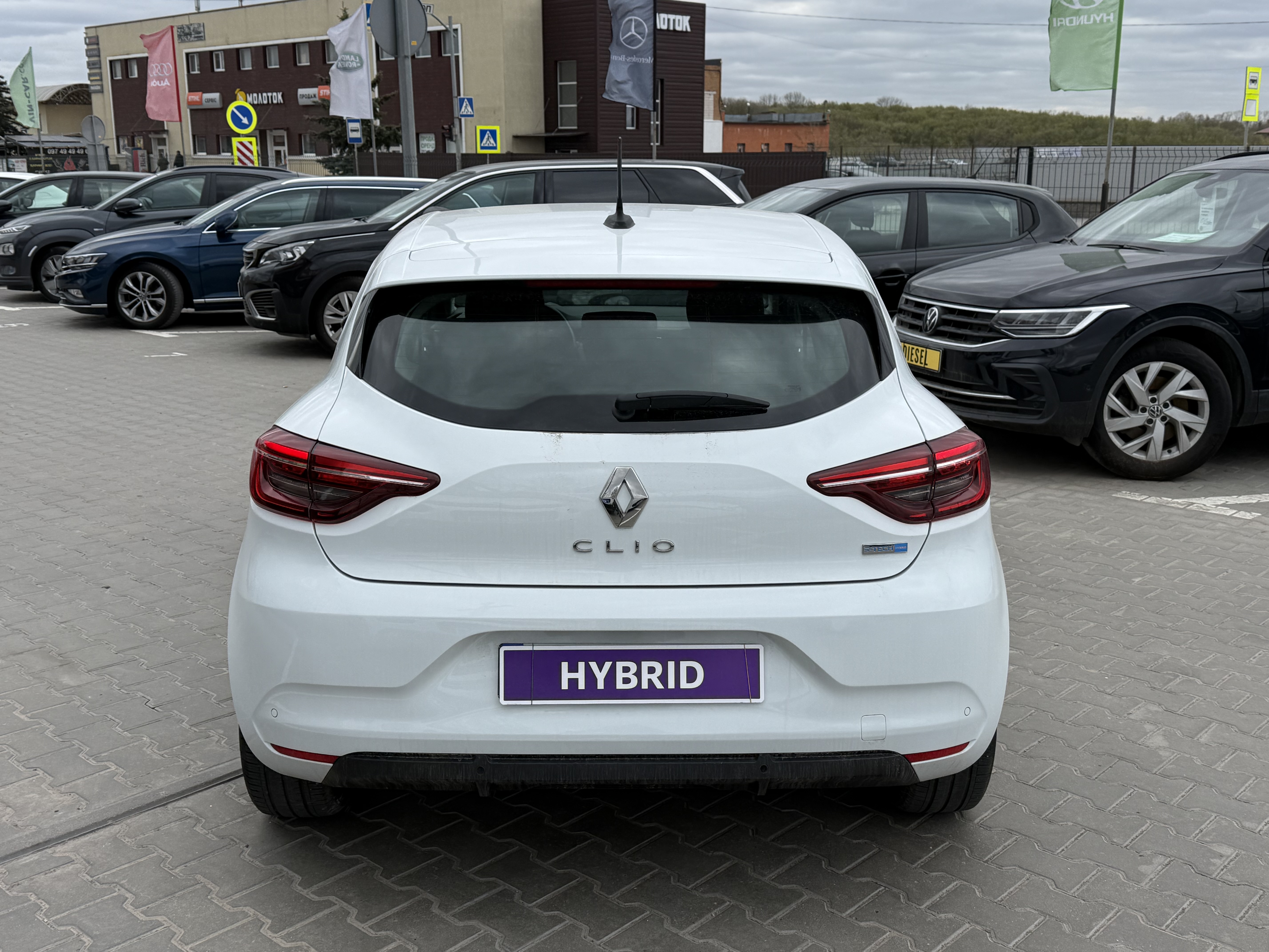 Renault Clio HYBRID Business