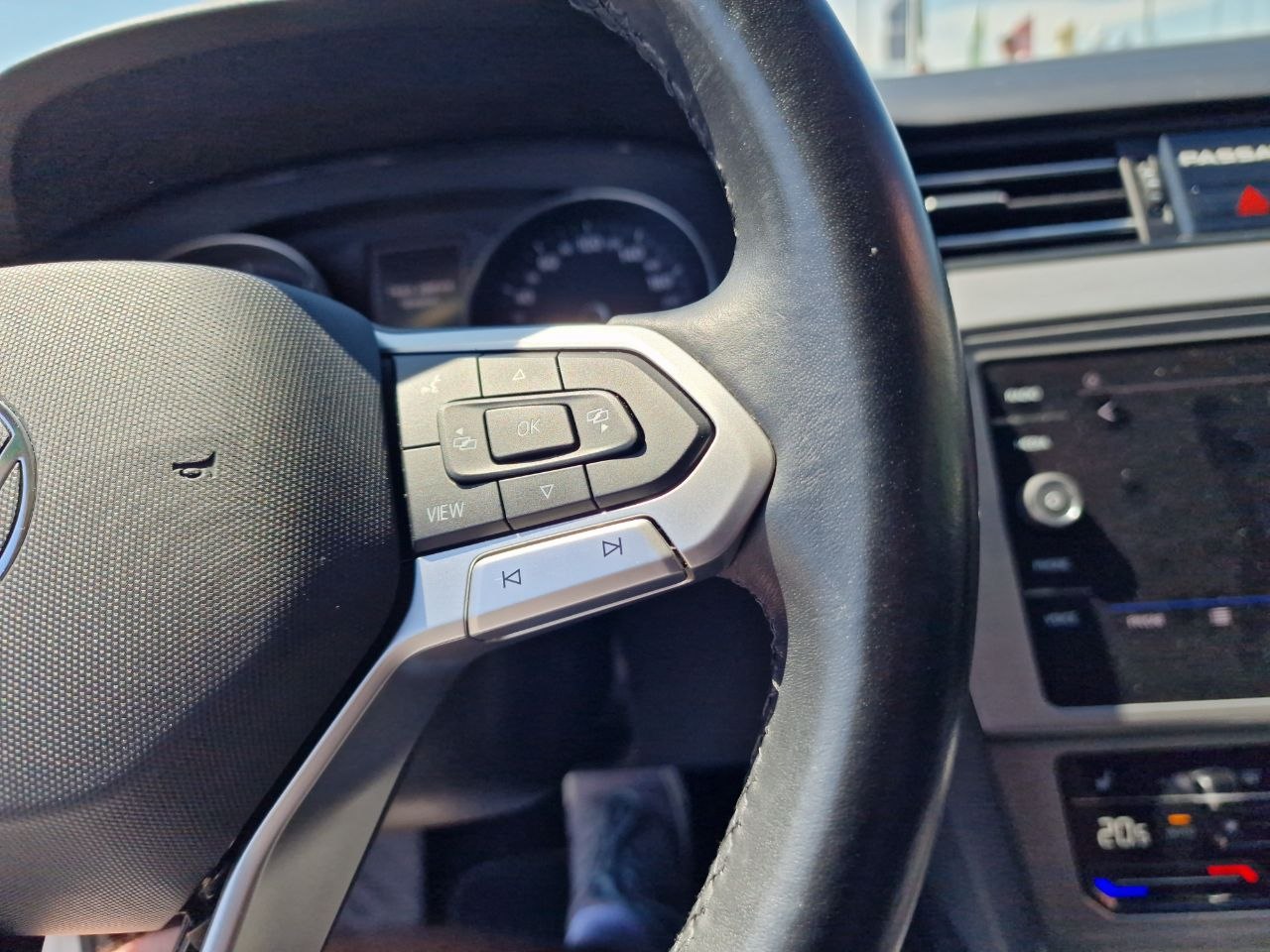 Volkswagen Passat Business+