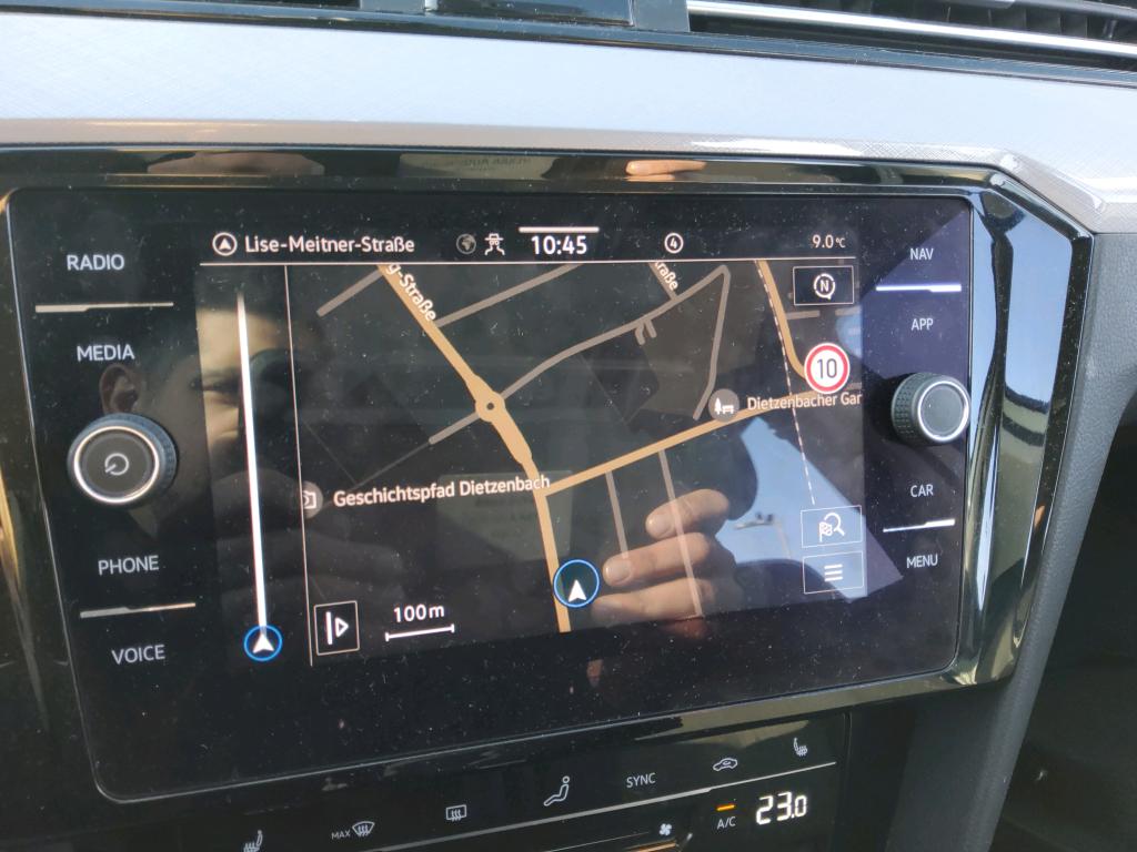 Volkswagen Passat Business+