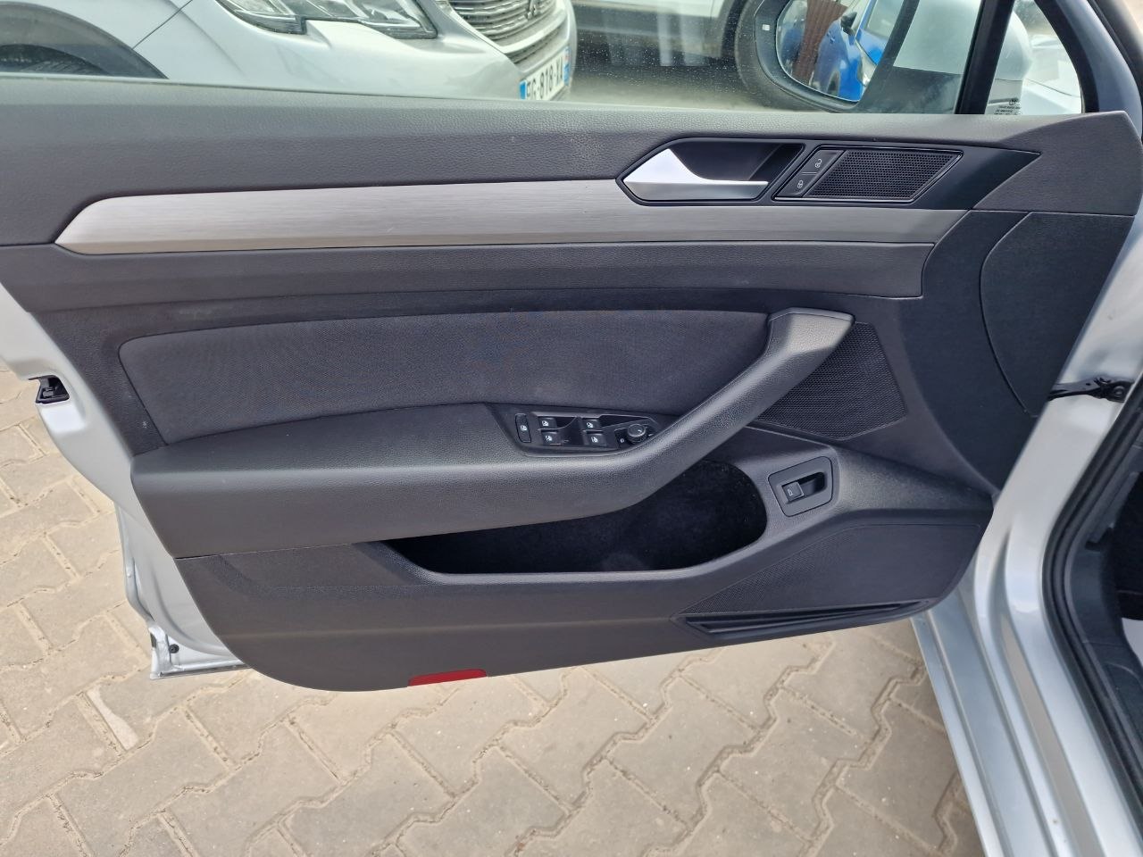 Volkswagen Passat Business+