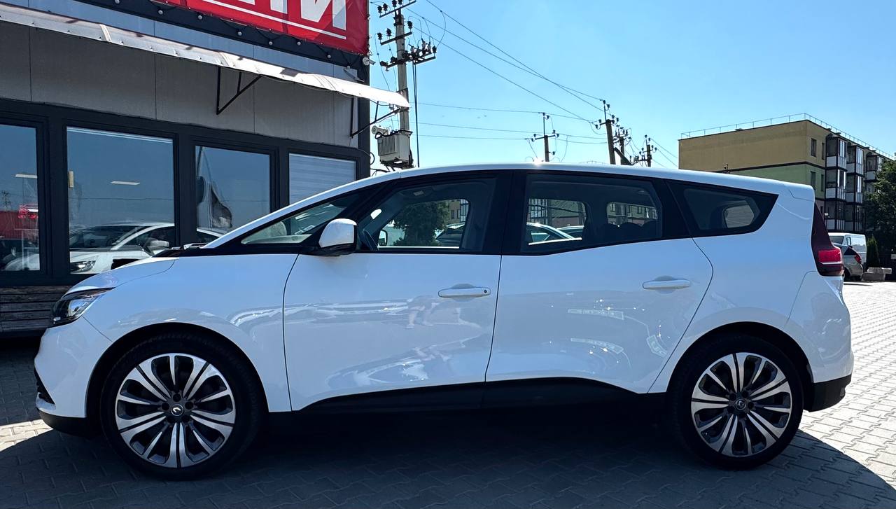 Renault GRAND Scenic Life