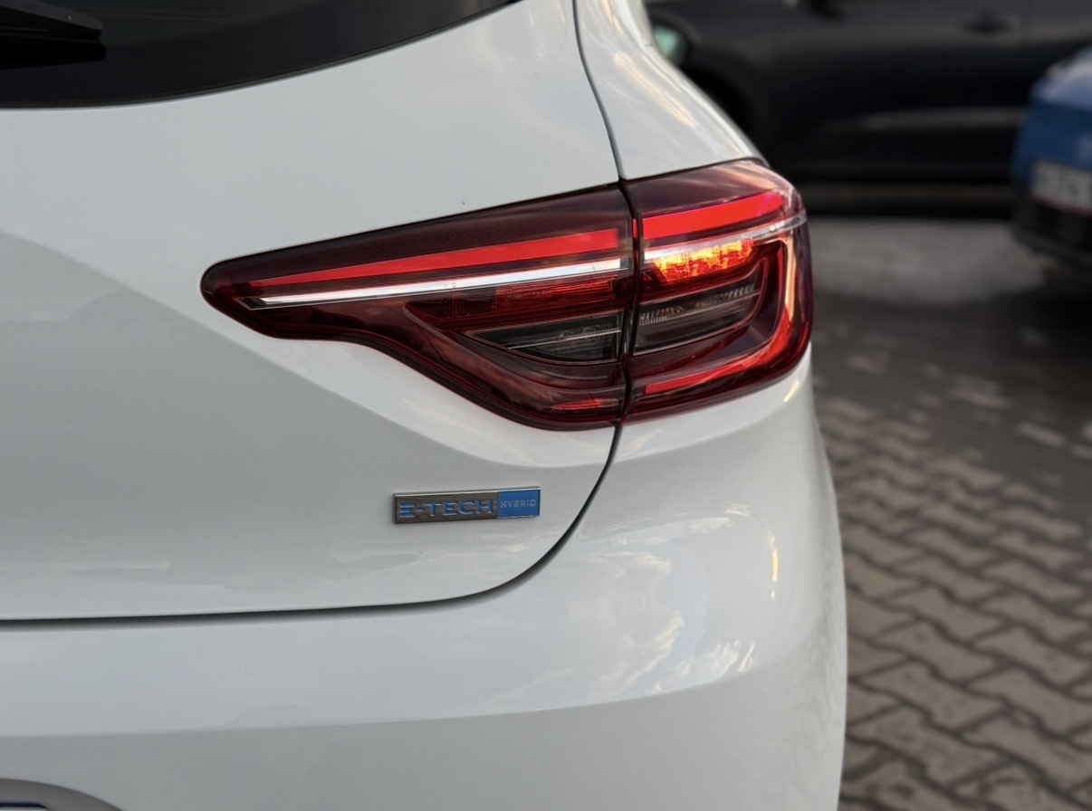 Renault Clio HYBRID Business