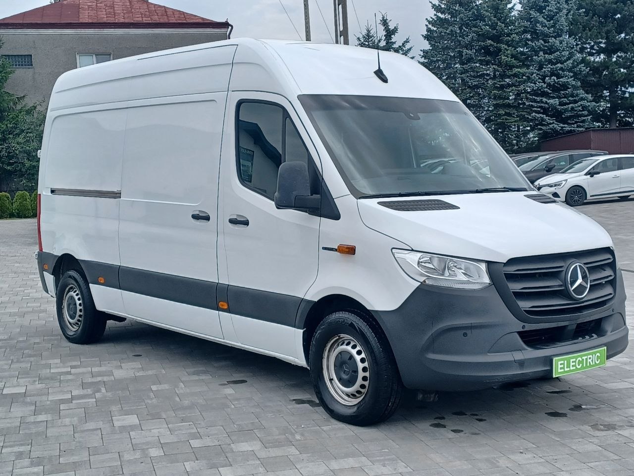 Mercedes-Benz E-Sprinter FWD