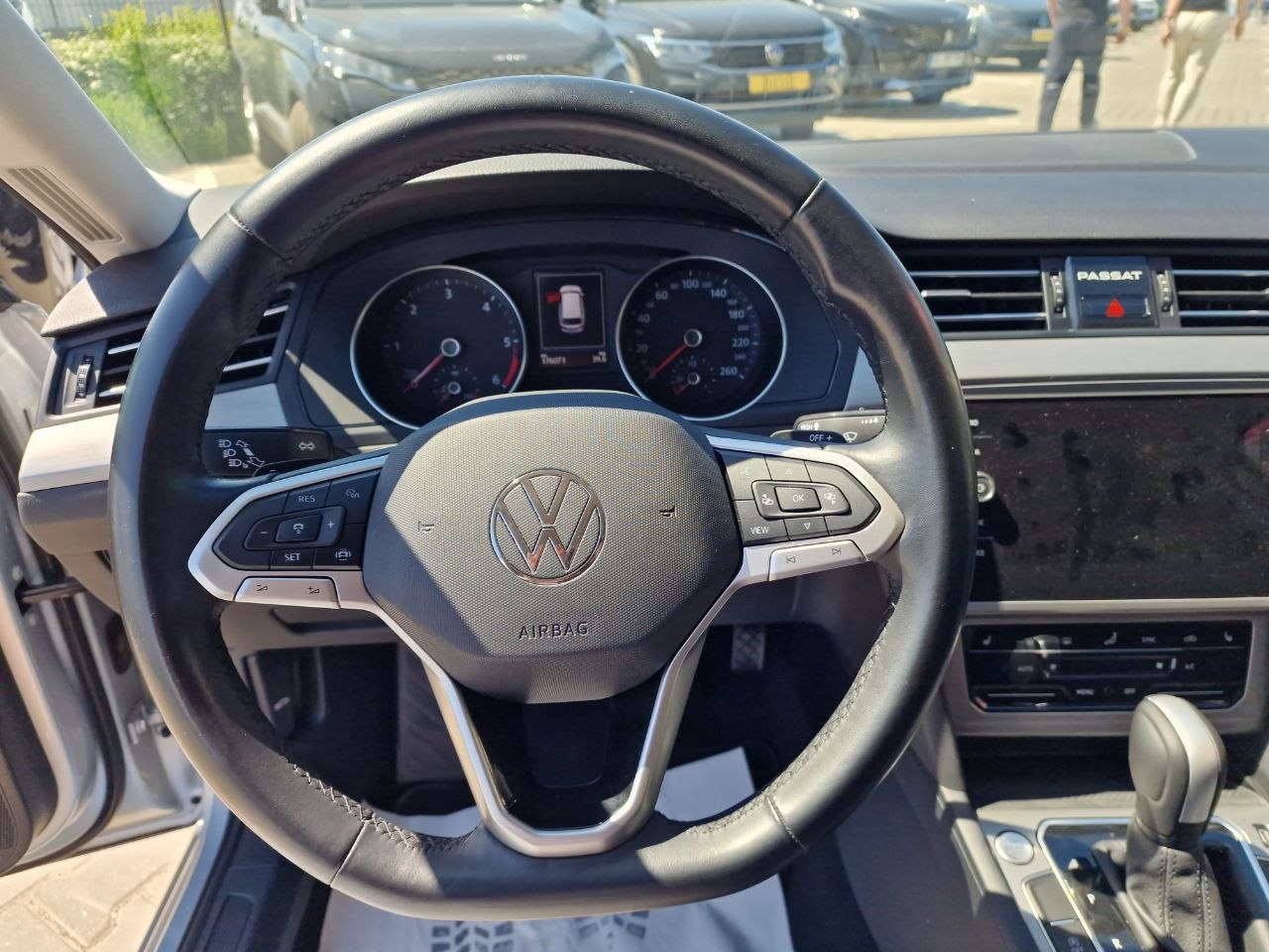 Volkswagen Passat Business+