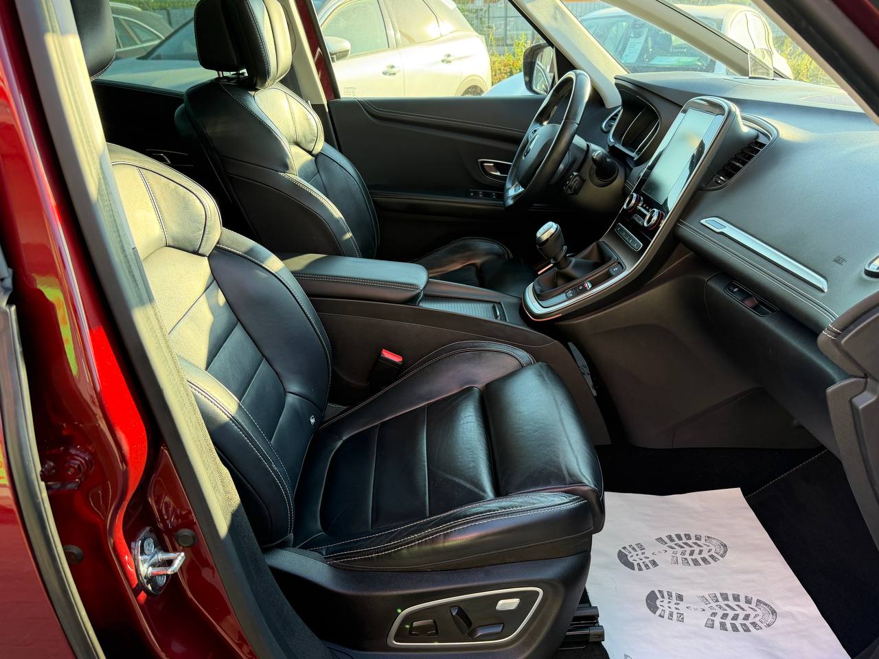 Renault Scenic INITIALE PARIS