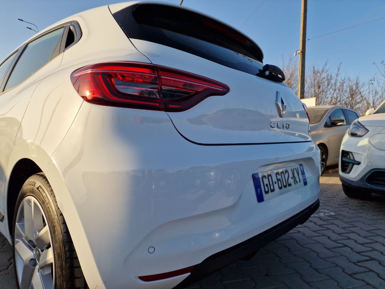 Renault Clio HYBRID Business