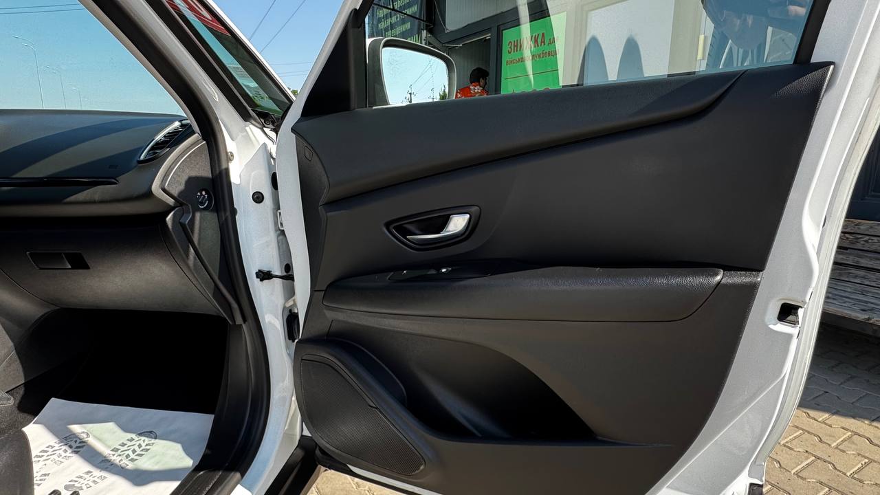 Renault GRAND Scenic Life