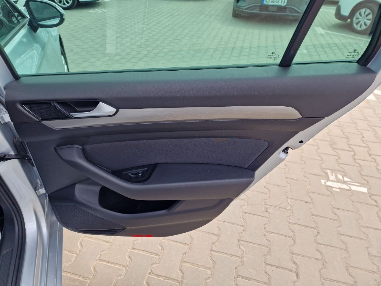 Volkswagen Passat Business+