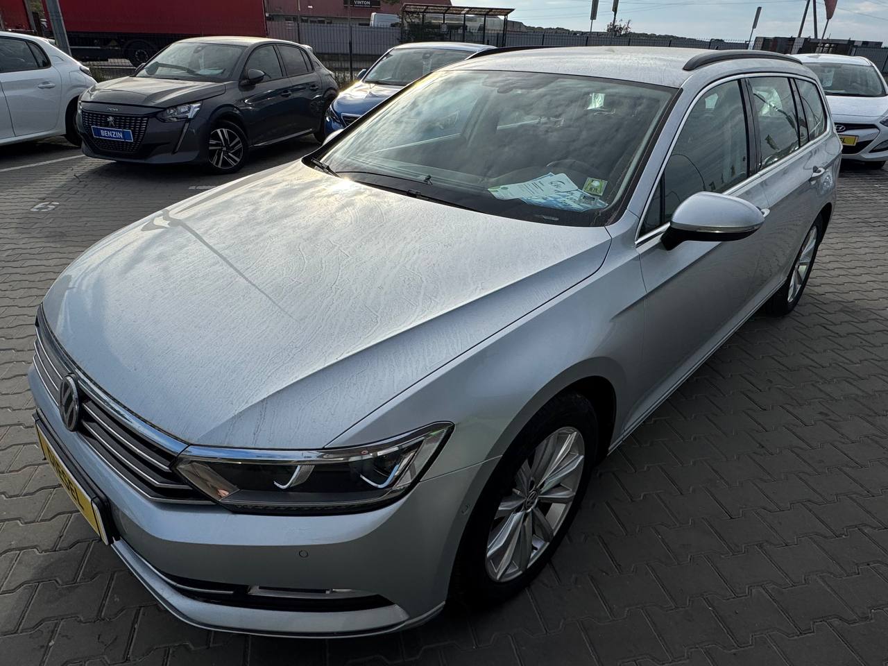 Volkswagen Passat Business+