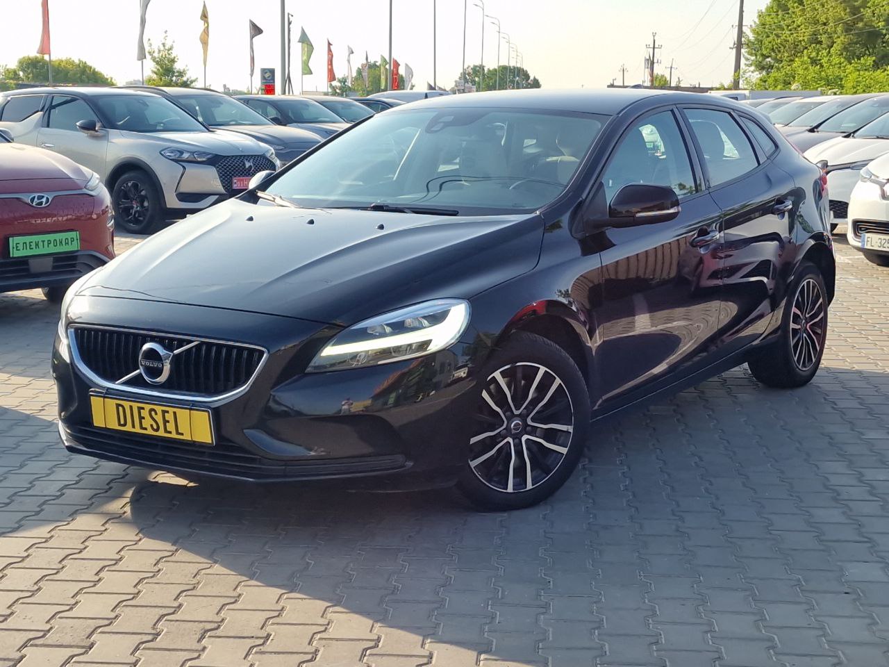 VOLVO V40