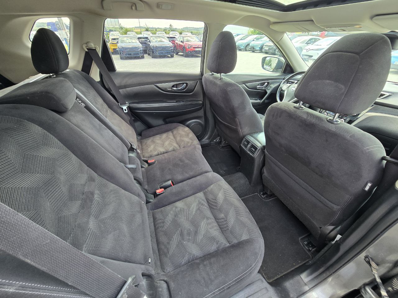 Nissan X-TRAIL
