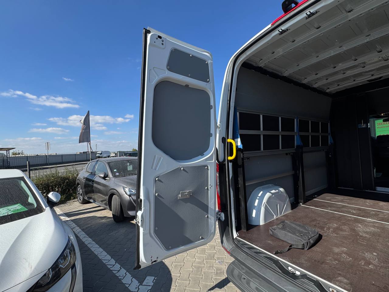 Mercedes-Benz E-Sprinter FWD