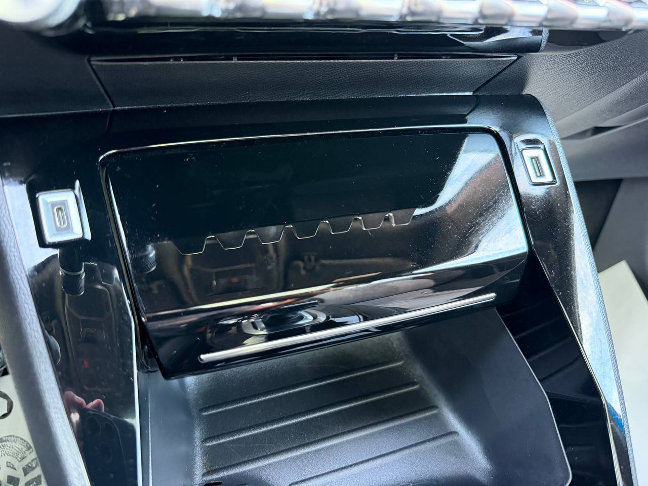 Peugeot E-2008 GT