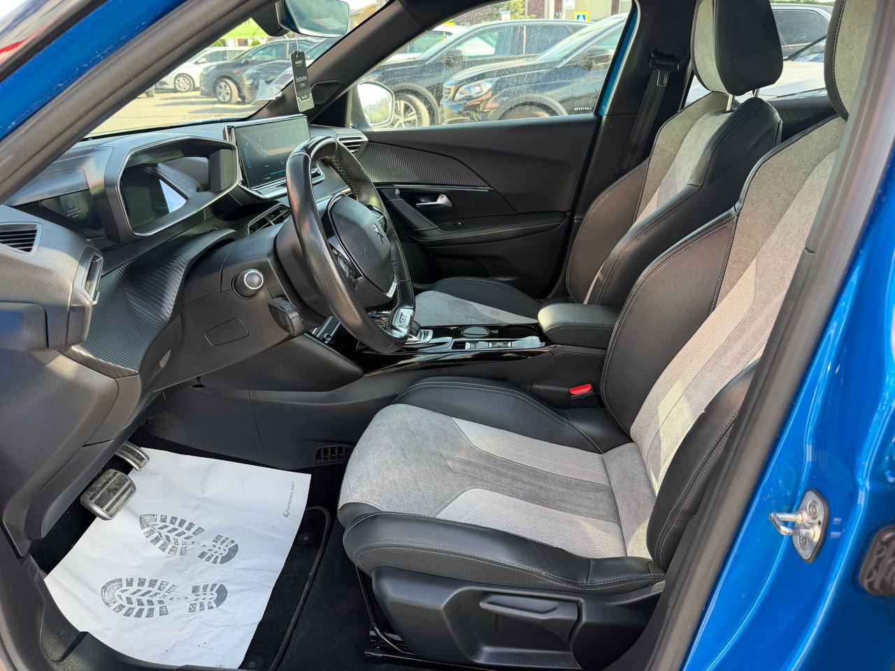 Peugeot E-2008 GT
