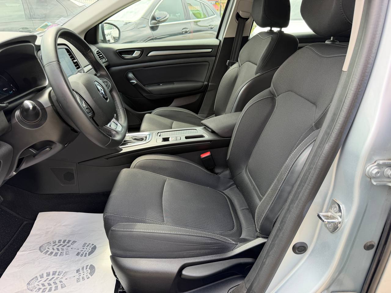 Renault Megane Business HYBRID