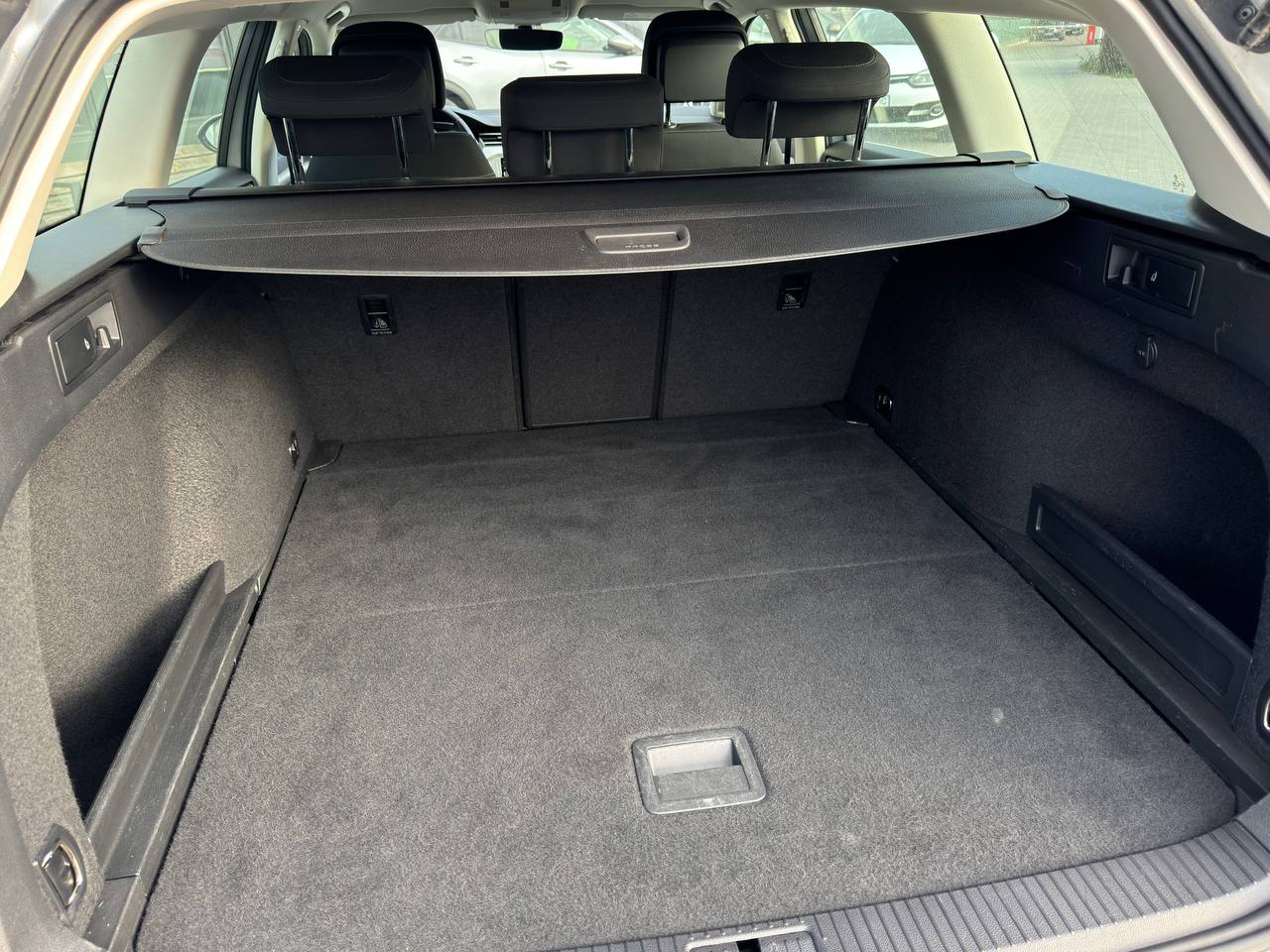 Volkswagen Passat Business+
