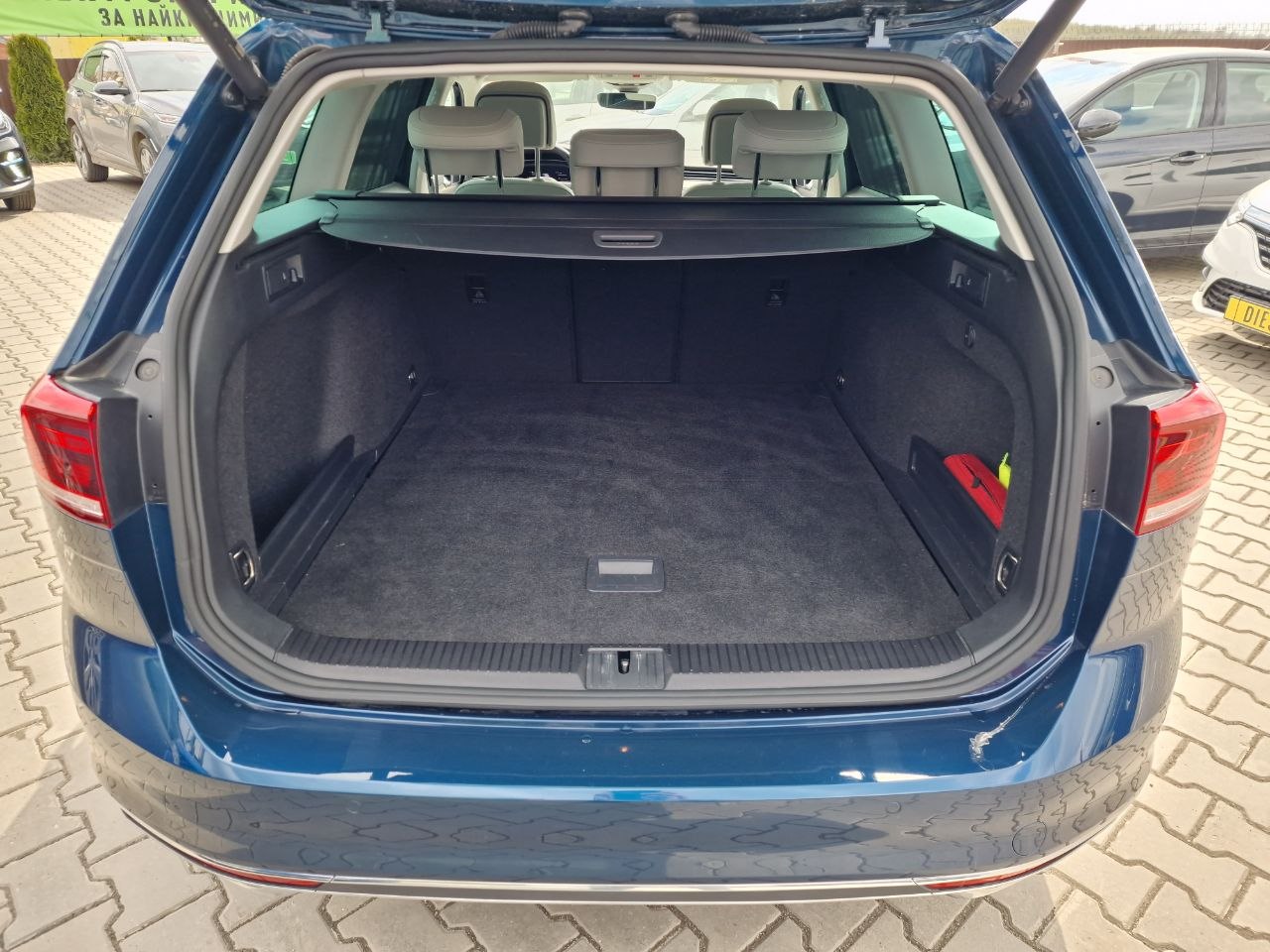 Volkswagen Passat LOUNGE