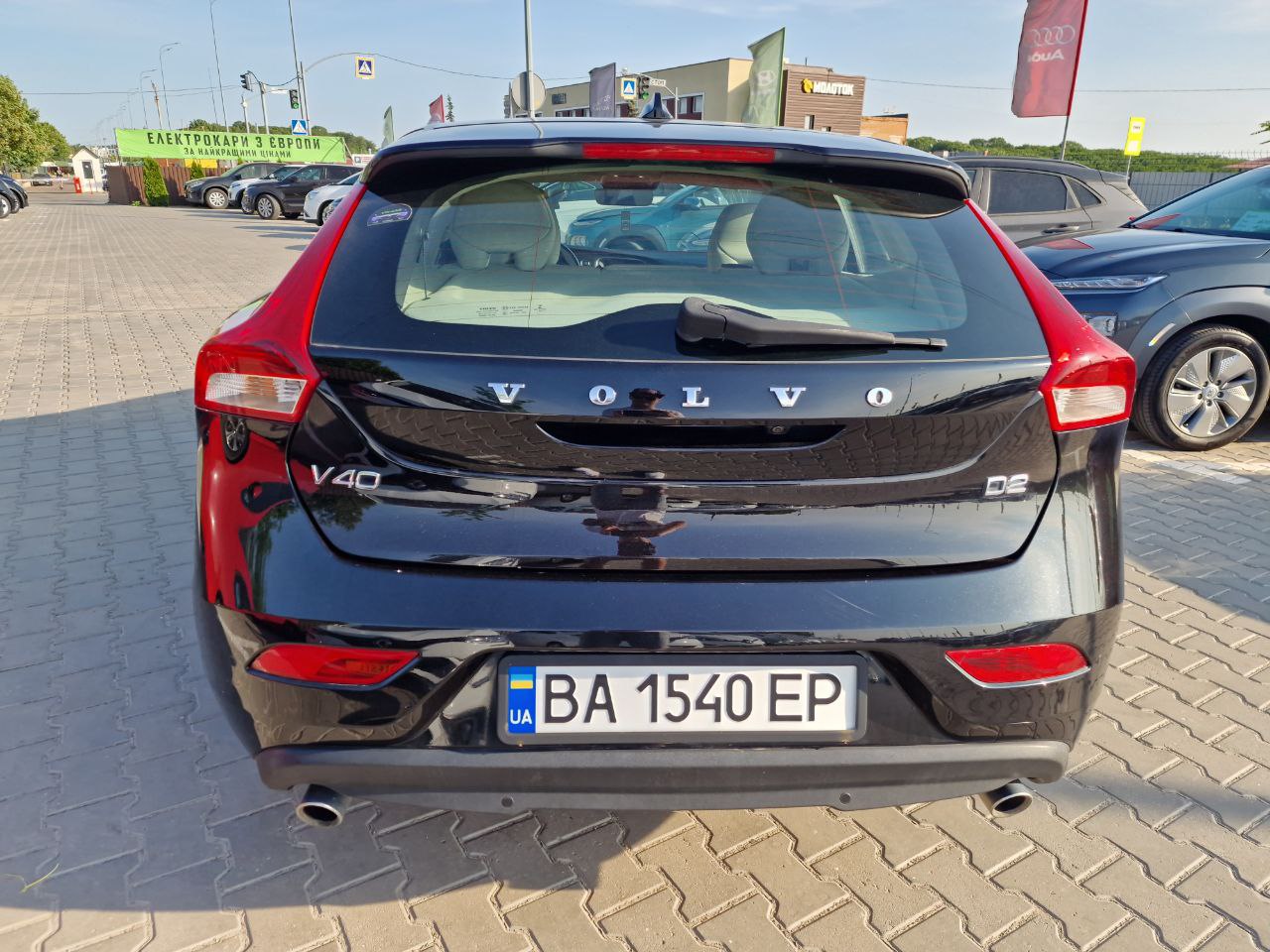 VOLVO V40