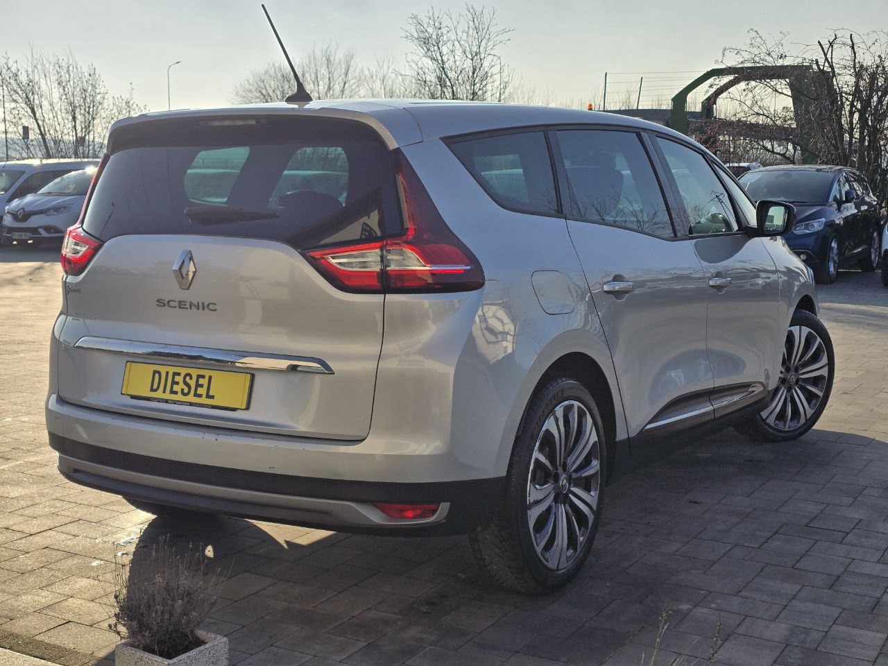 Renault GRAND Scenic Business+