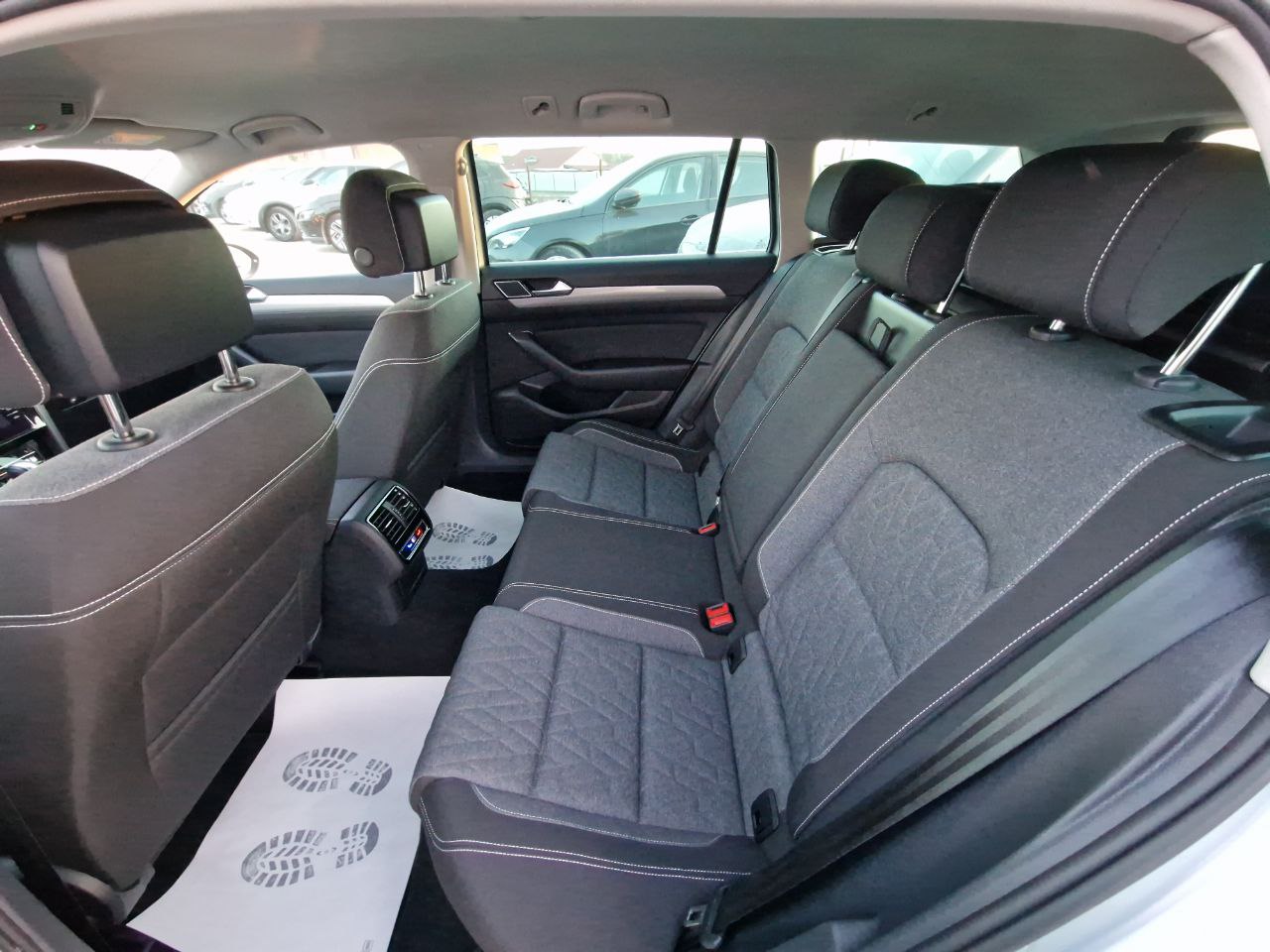 Volkswagen Passat Business+