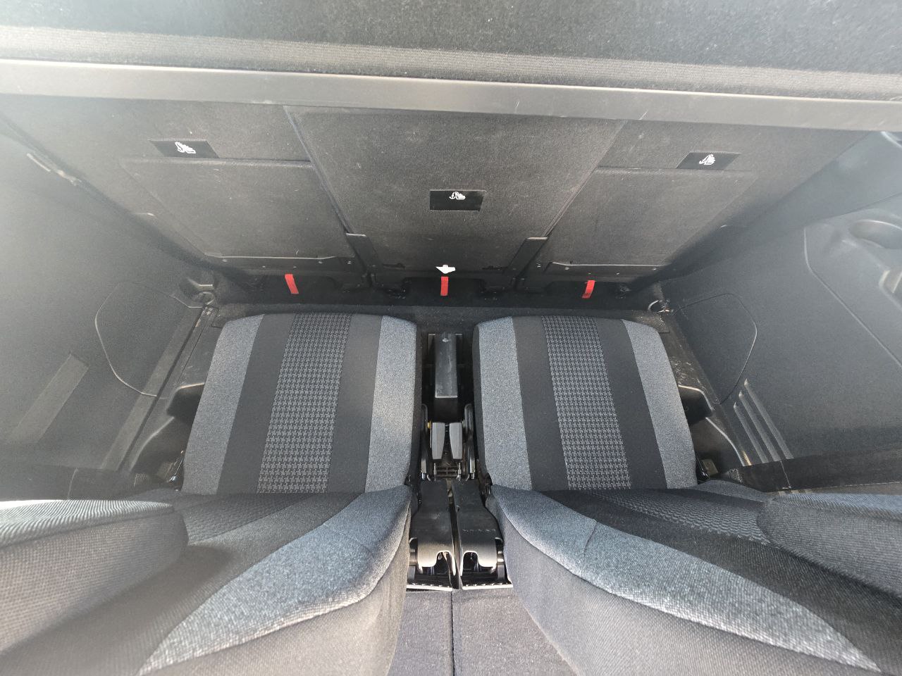 PEUGEOT 5008 Business