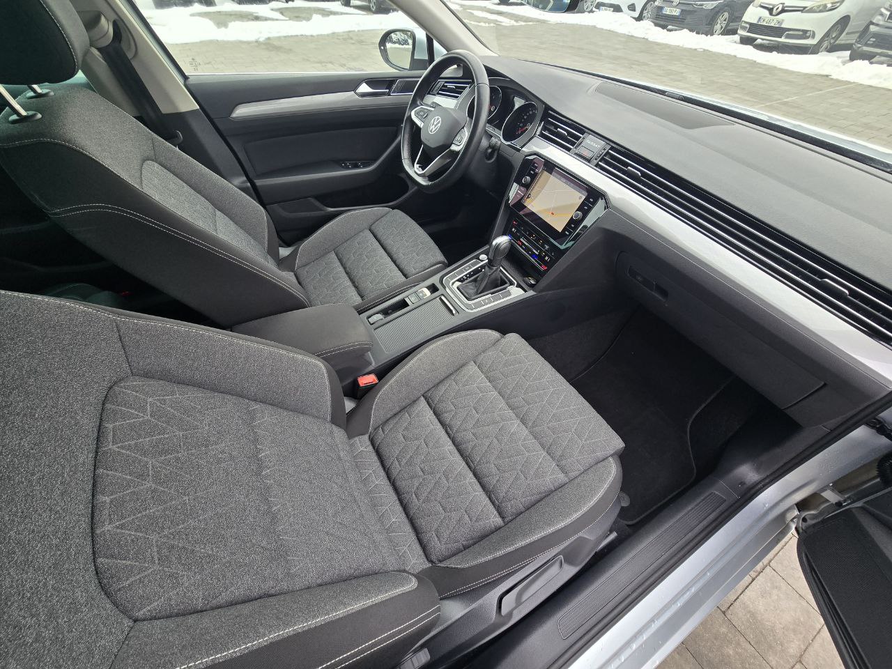 Volkswagen Passat Business+