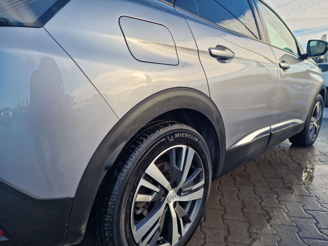 Peugeot 3008 Allure HYBRID